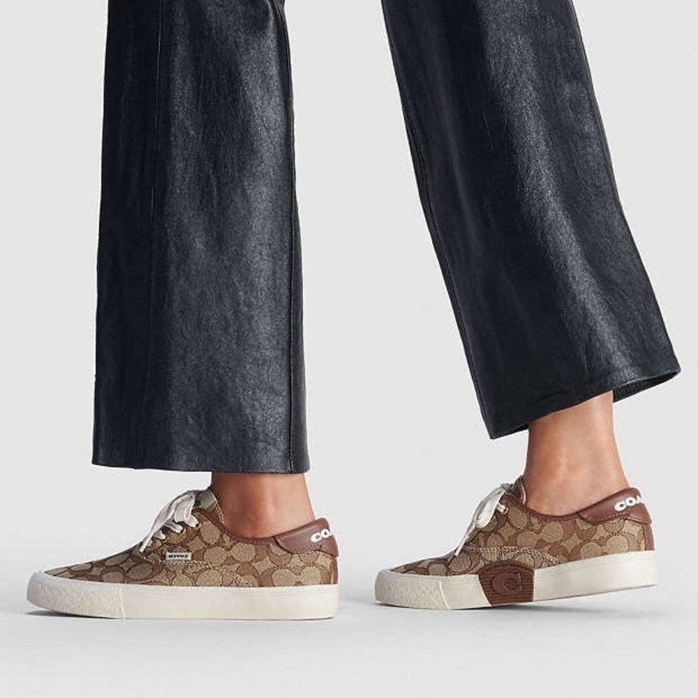 Coach COACH Women’s 9.5 Normal Citysole Skate Sneaker Logo Patter Size US 9.5 / IT 39.5 - 5 Thumbnail