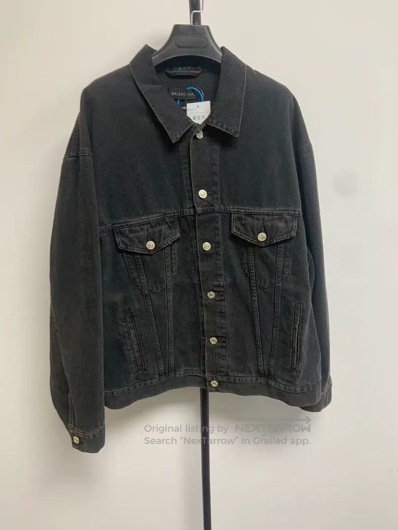 Balenciaga Balenciaga Spray Paint Effect Denim Jacket in Black Size US M / EU 48-50 / 2 - 1 Thumbnail