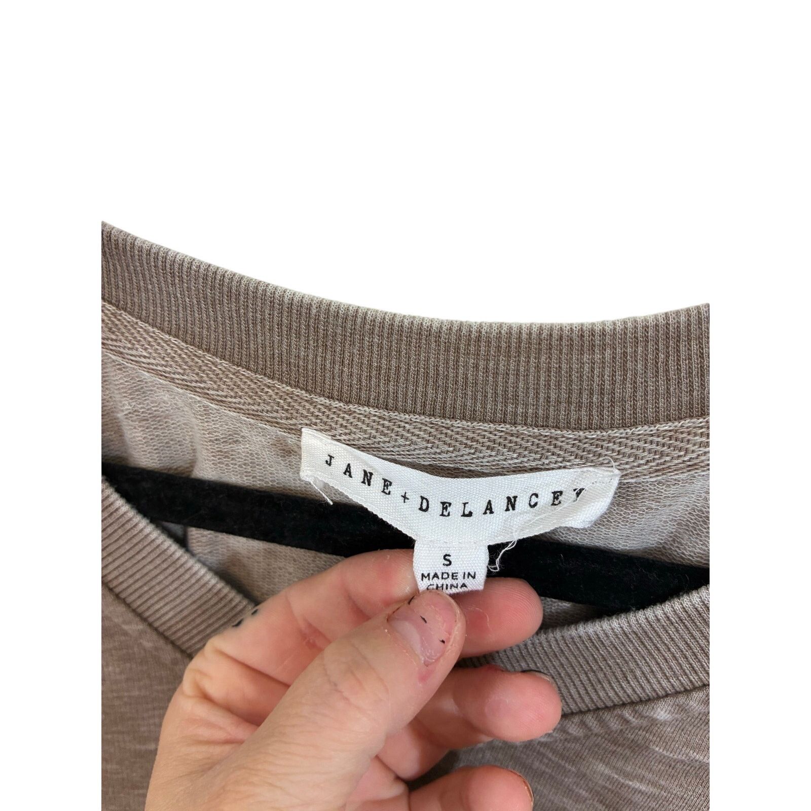 Anthropologie Jack & Delaney Anthropologie V-Neck Weekender Sweatshirt S Size S / US 4 / IT 40 - 2 Thumbnail