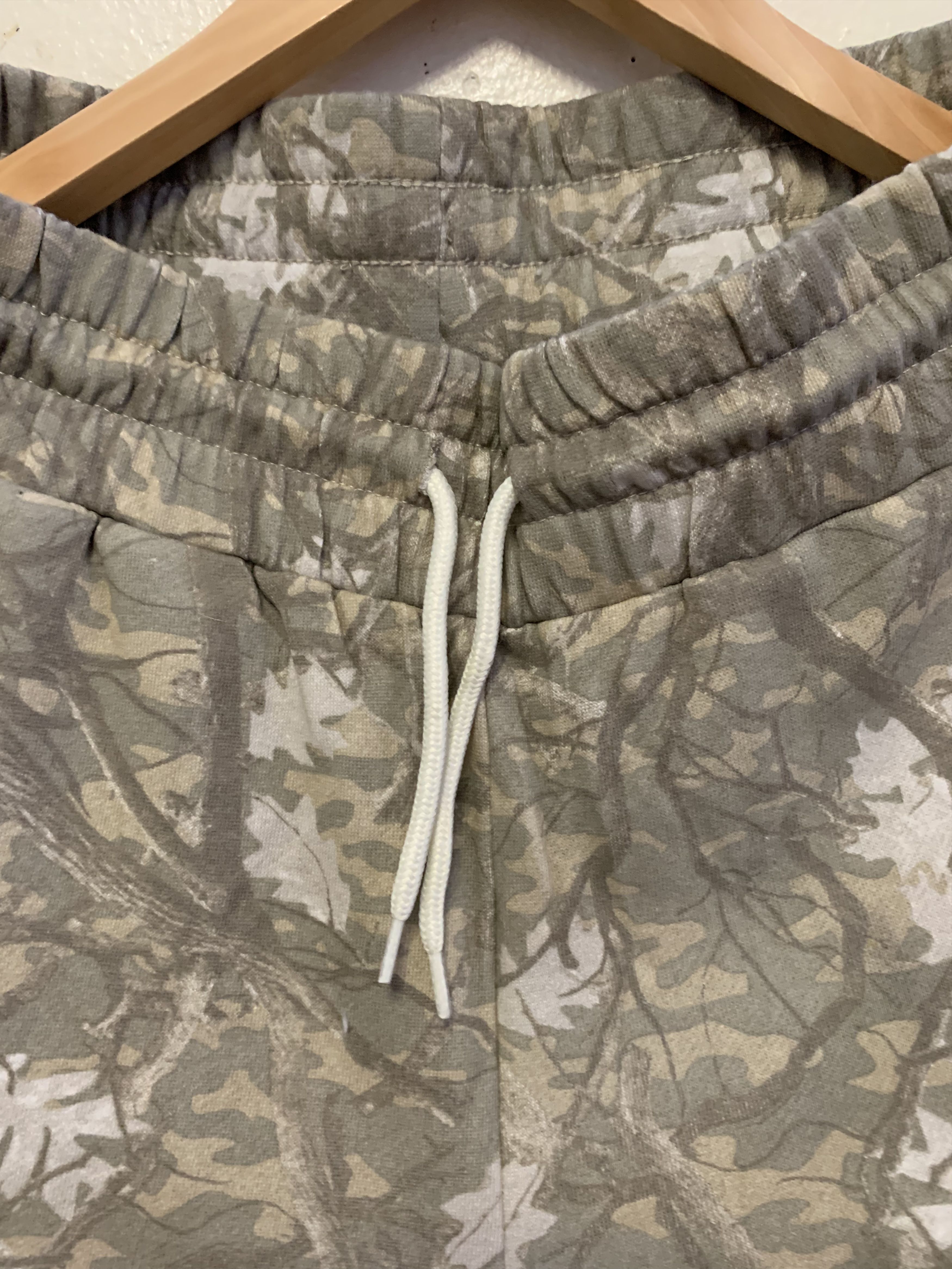Other PALE FOREST CAMO PRINT Sweats ⊛ GREEN/BEIGE/WHITE ⊛ New Size US 31 - 4 Thumbnail