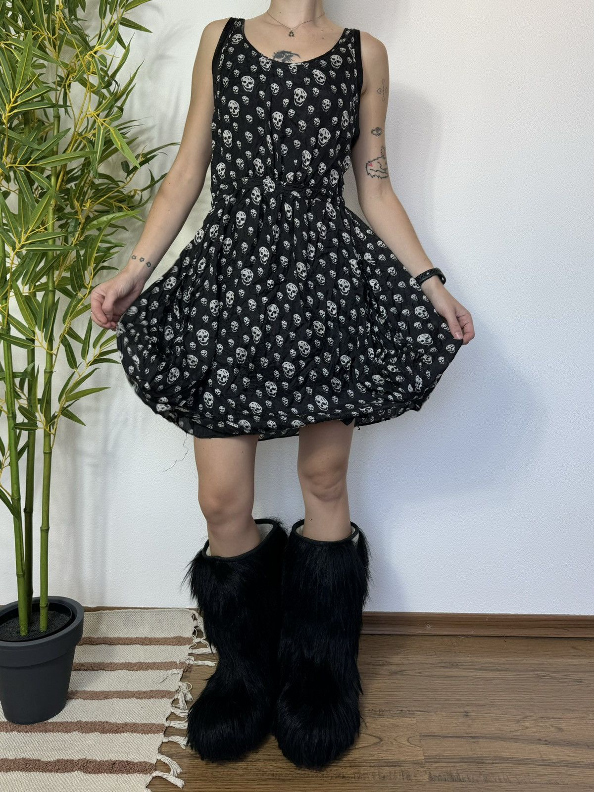 Vintage ALEXANDER MCQUEEN STYLE SILK DRESS Size XS / US 0-2 / IT 36-38 - 1 Thumbnail