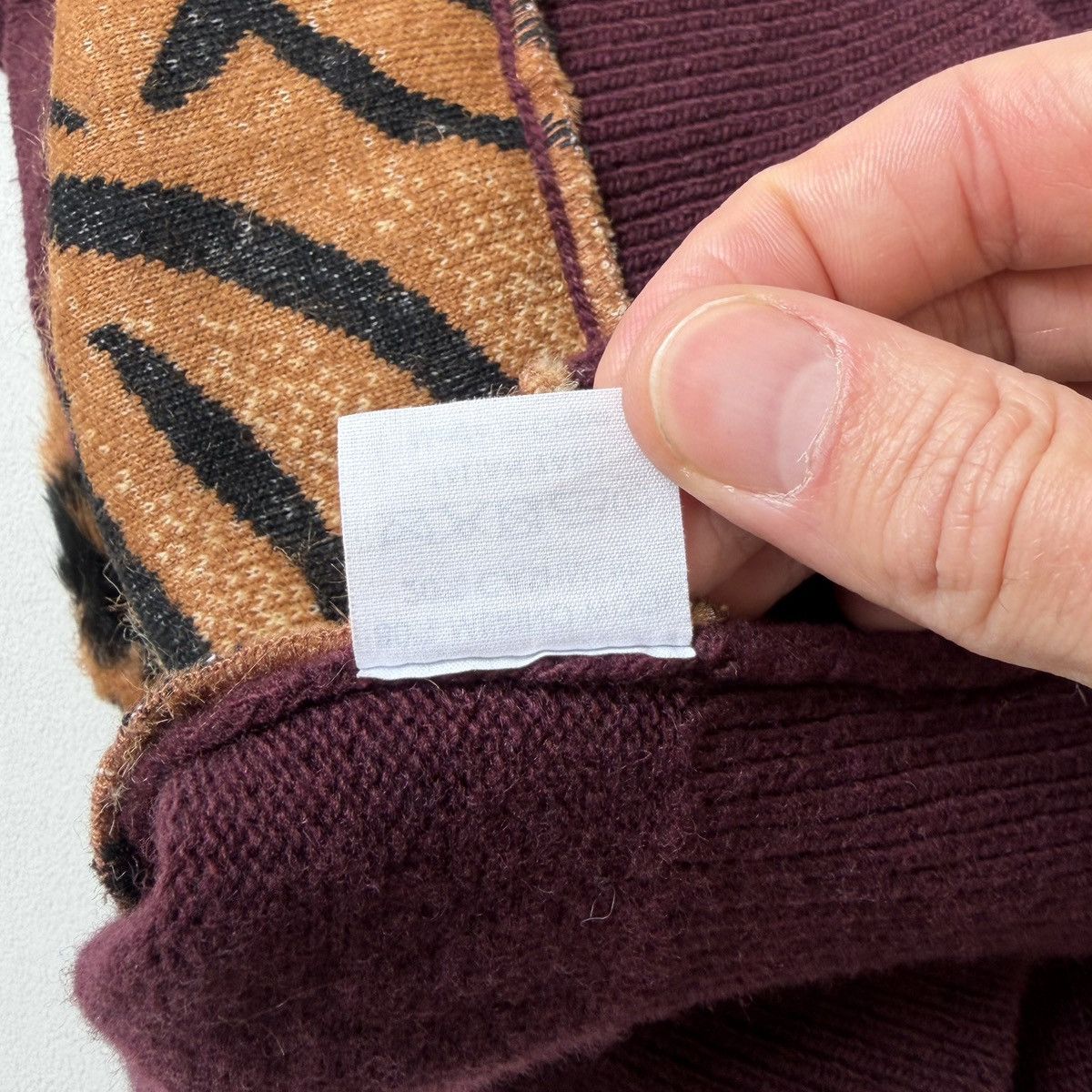 Dries Van Noten A/W 16 ‘Faux Tiger Fur’ Front Sweater Size M / US 6-8 / IT 42-44 - 11 Thumbnail