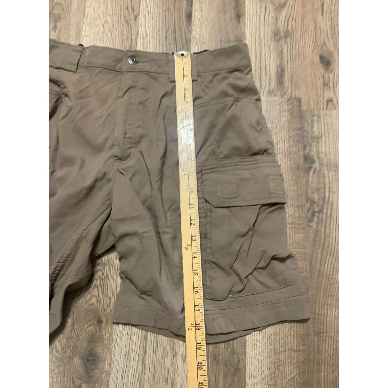 Vintage Duluth Trading Co. Shorts, Men's Size Large, Cargo, Beige, Regular Fit, 10in Inseam, Khaki, Casual, Mens Size US 33 - 7 Thumbnail