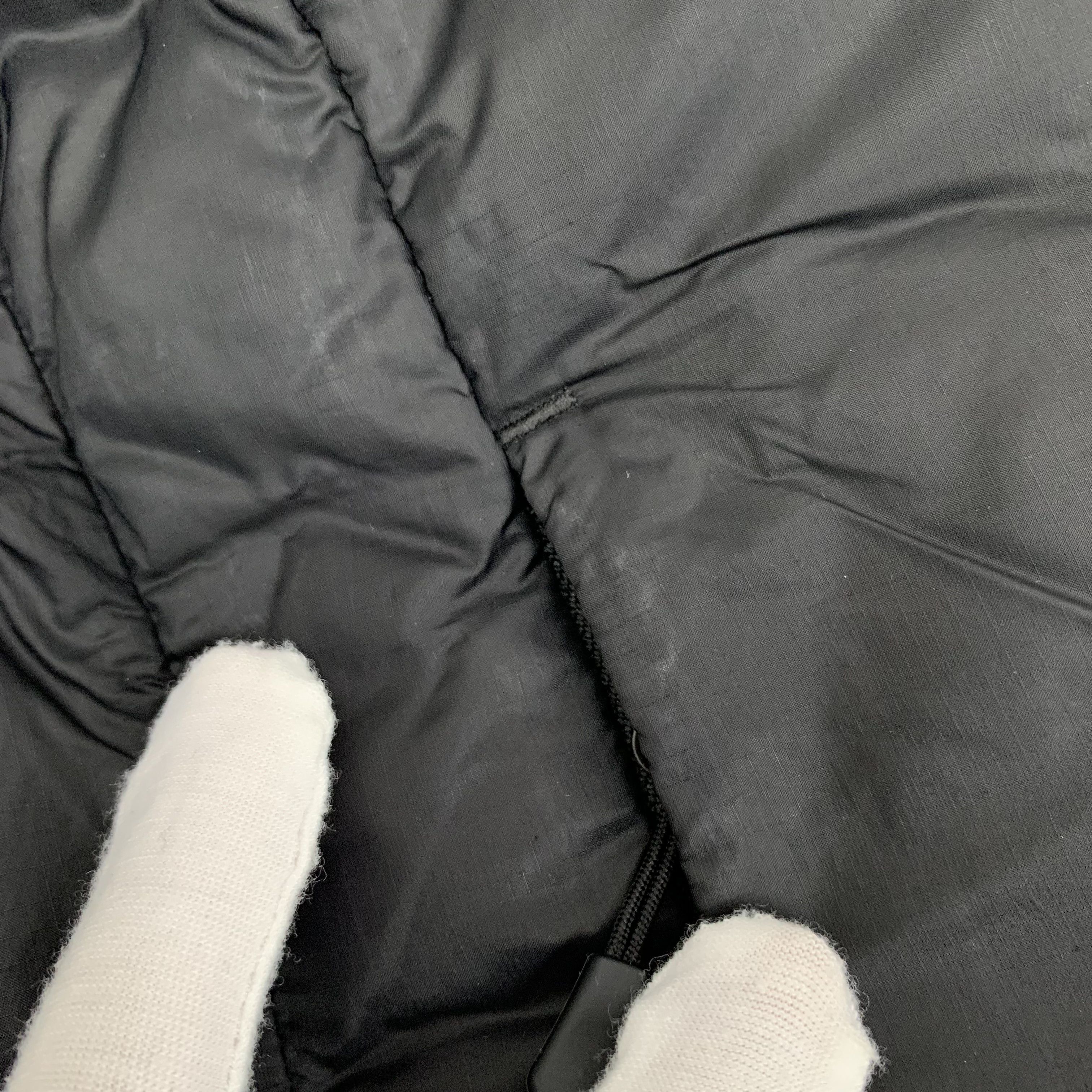 Canada Goose Canada Goose Camp Logo Down Jacket Black (XS) Size US XS / EU 42 / 0 - 4 Thumbnail