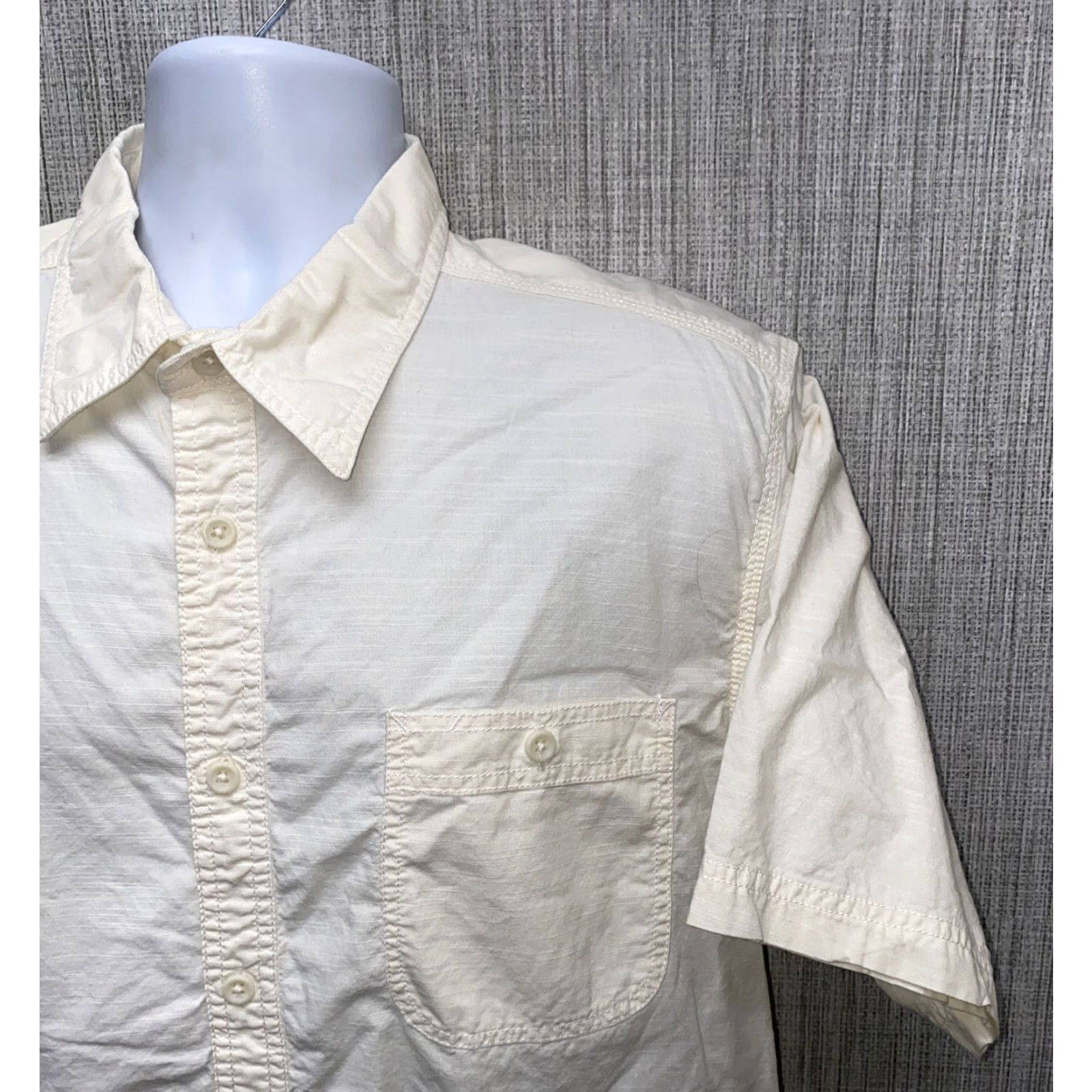 Mountain Khakis Mountain Khakis Shirt Men L Beige Short Sleeve Button-Front Collared 100% Cotton Regular Fit Size US L / EU 52-54 / 3 - 2 Thumbnail