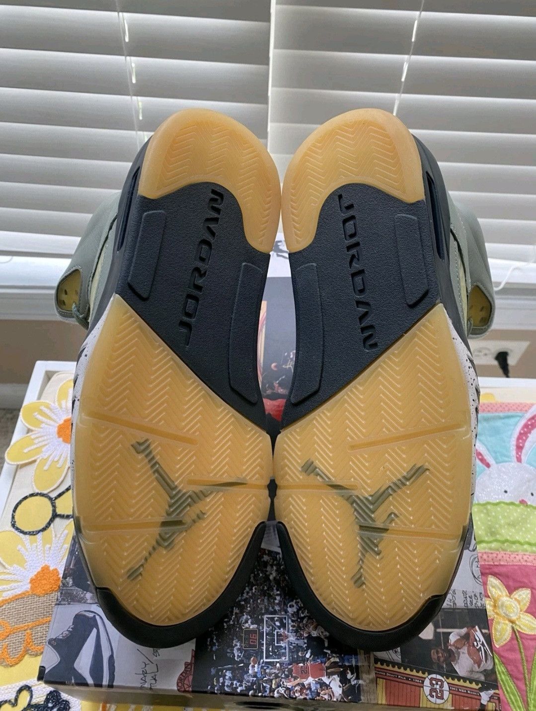 Jordan Brand Nike Air Jordan Retro 5 Jade Horizon DC7501300 Size 9.5 DS Size US 9.5 / EU 42-43 - 7 Thumbnail