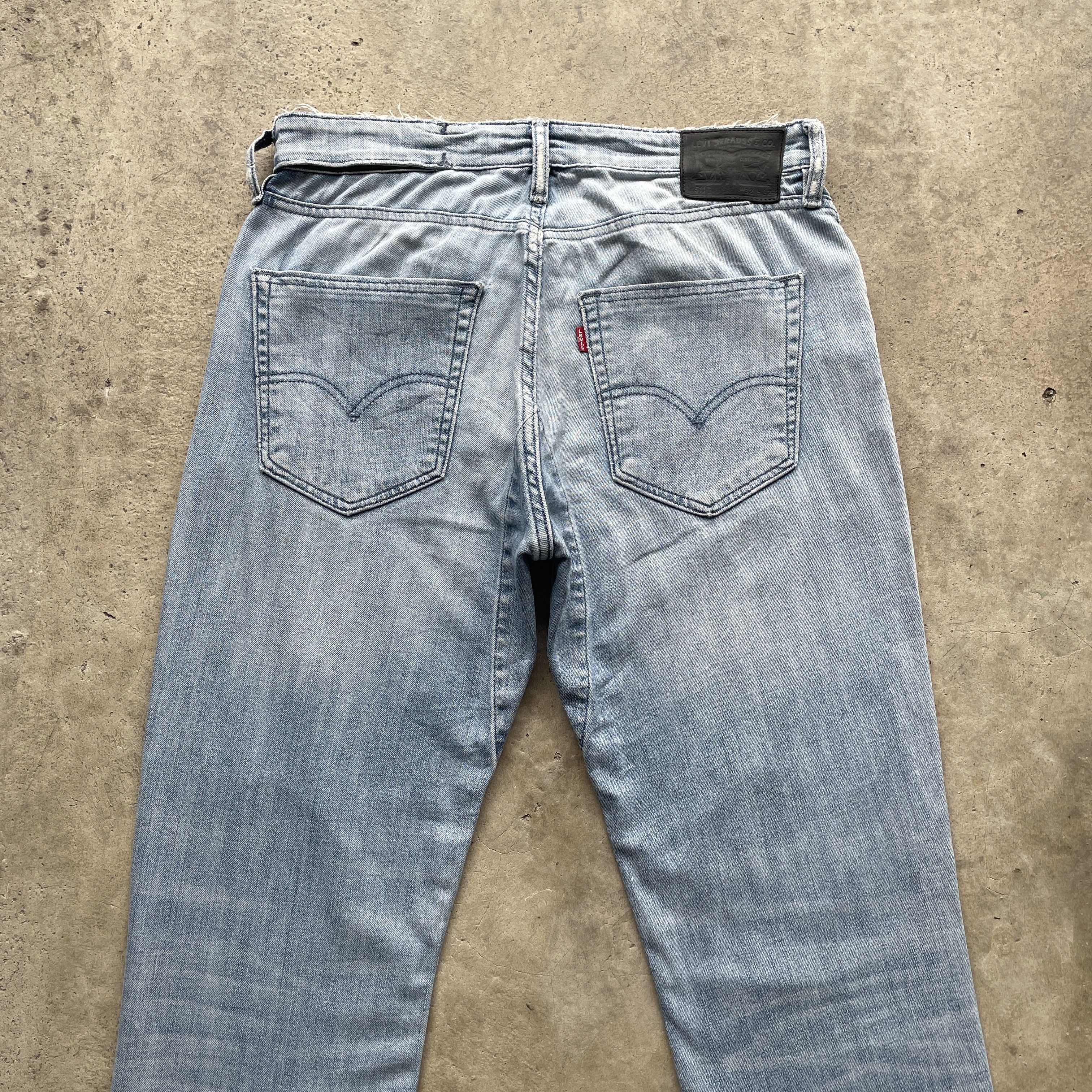 Levi's VINTAGE LEVI’S DISTRESSED JEANS STRAIGHT FADED DENIM PANTS Size US 33 - 11 Thumbnail