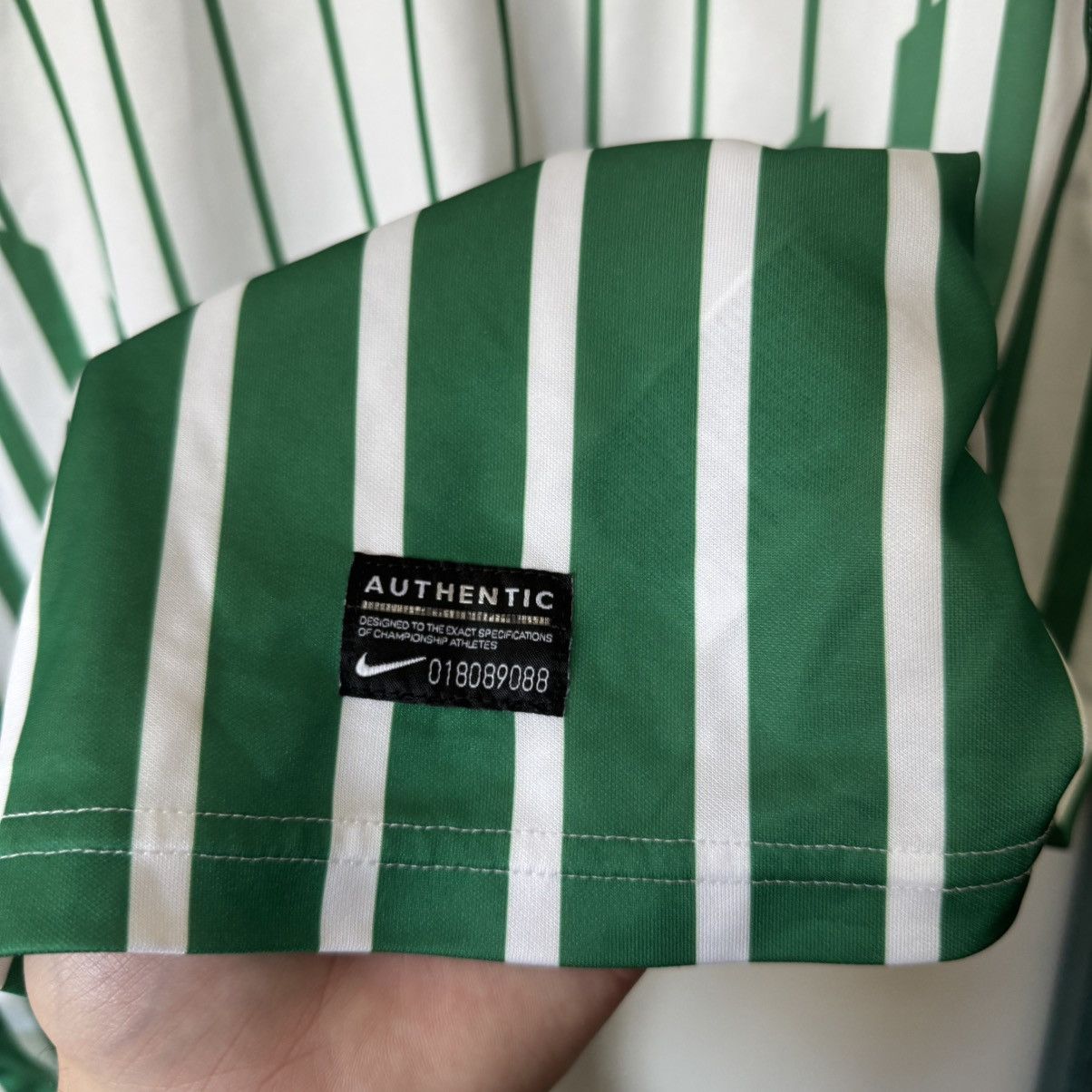 Nike 2011-12 Nike Ferencváros Home Kit Size US XL / EU 56 / 4 - 2 Thumbnail