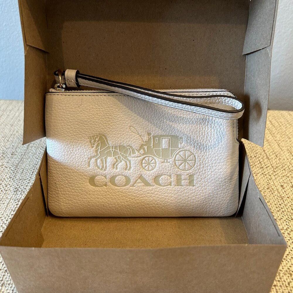 COACH Corner Zip Wristlet Pebble Leather in Chalk/Vanilla