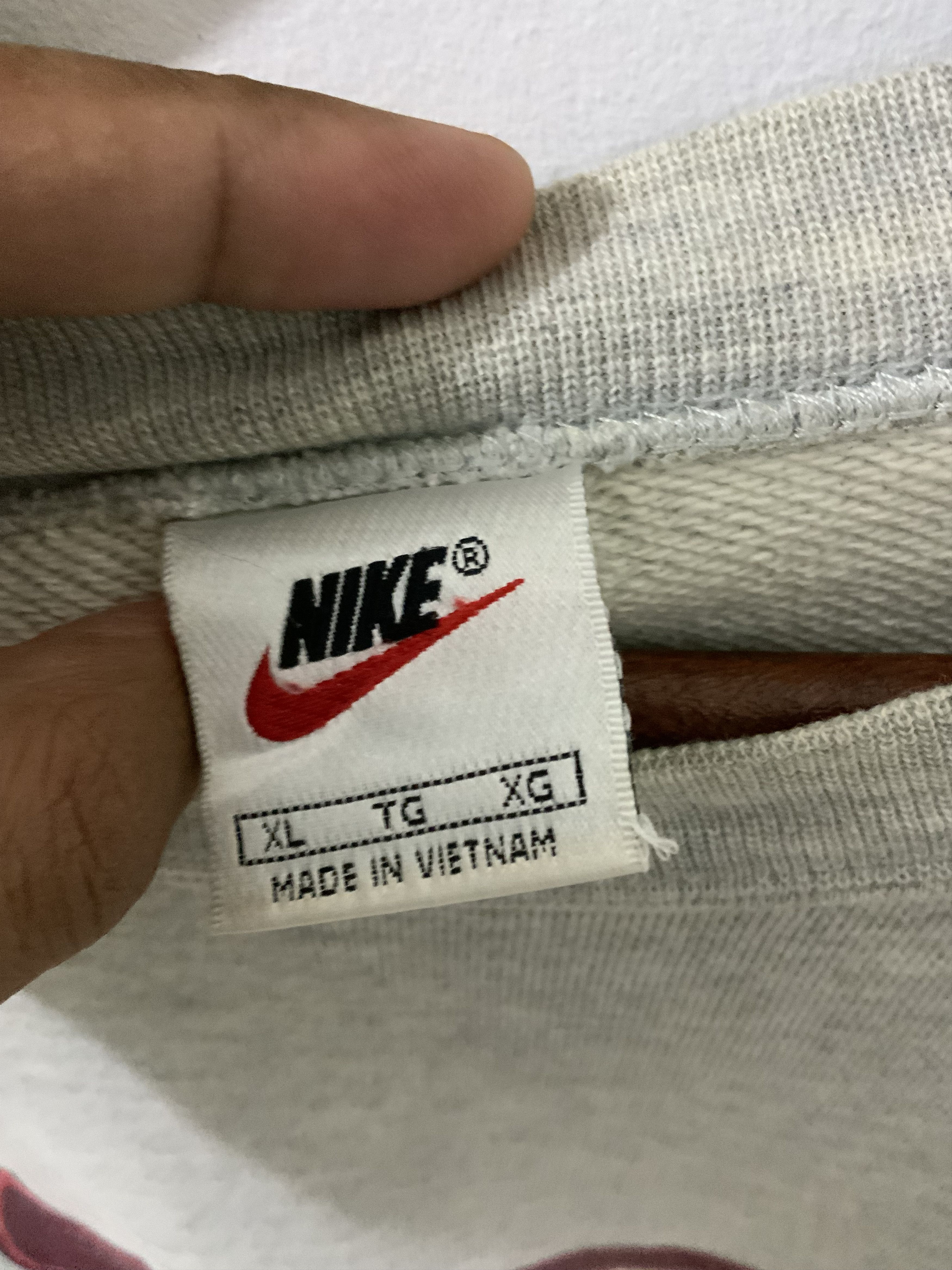 Nike Vintage Nike Swoosh Sweatshirt Size US XL / EU 56 / 4 - 13 Thumbnail