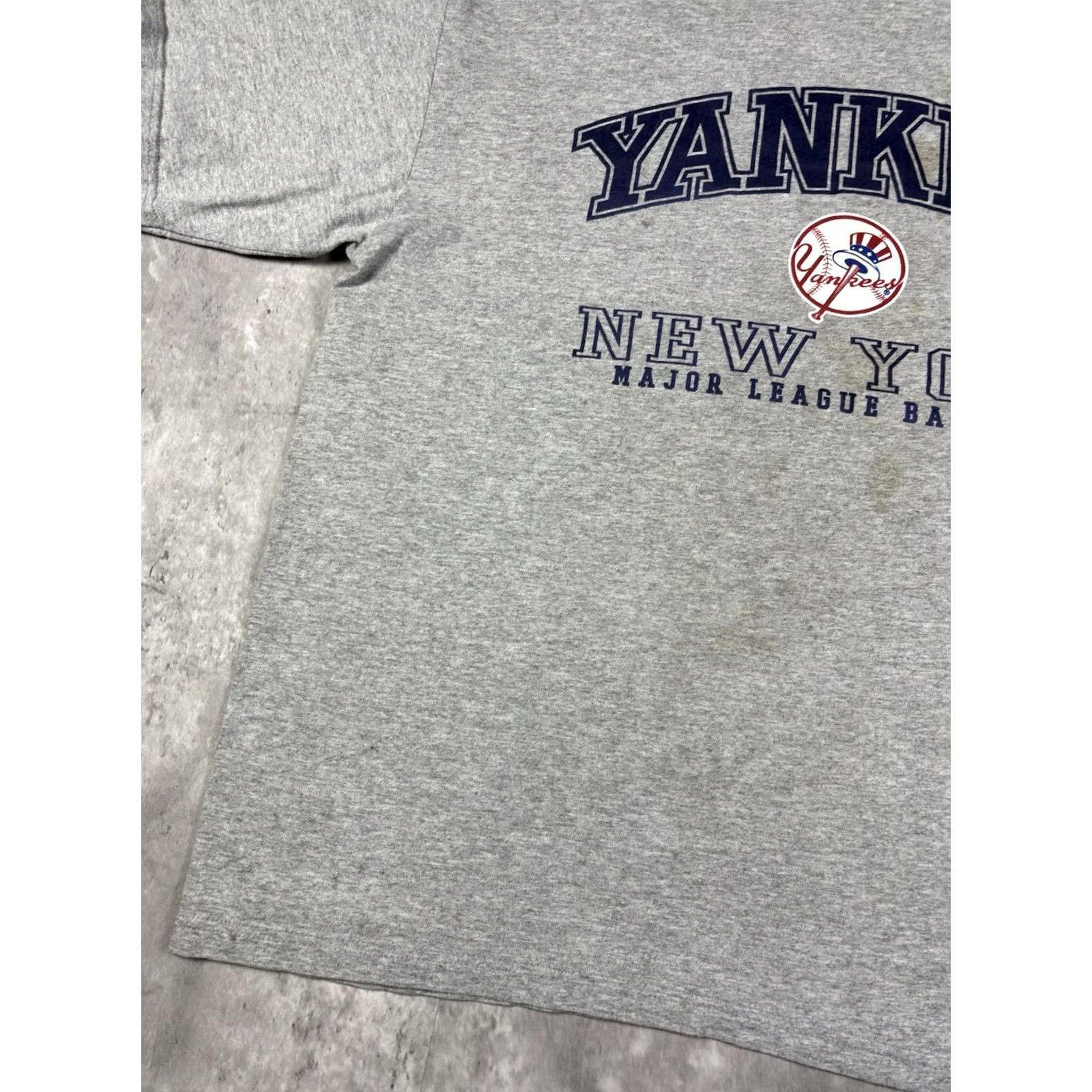 Lee VINTAGE New York Yankees Lee Sport T Shirt Grey 2XL Mens Crew Neck Short Sleeve Graphic Print 90s Vintage Sports Classic Size US XXL / EU 58 / 5 - 6 Thumbnail