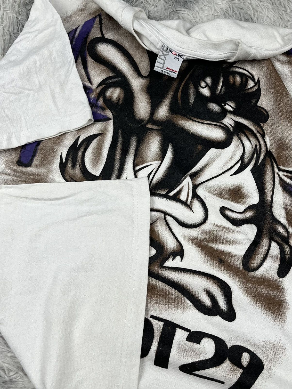Vintage Vintage Loonytunes Taz Lot29 Air Brush T-shirt Size US XXL / EU 58 / 5 - 2 Thumbnail