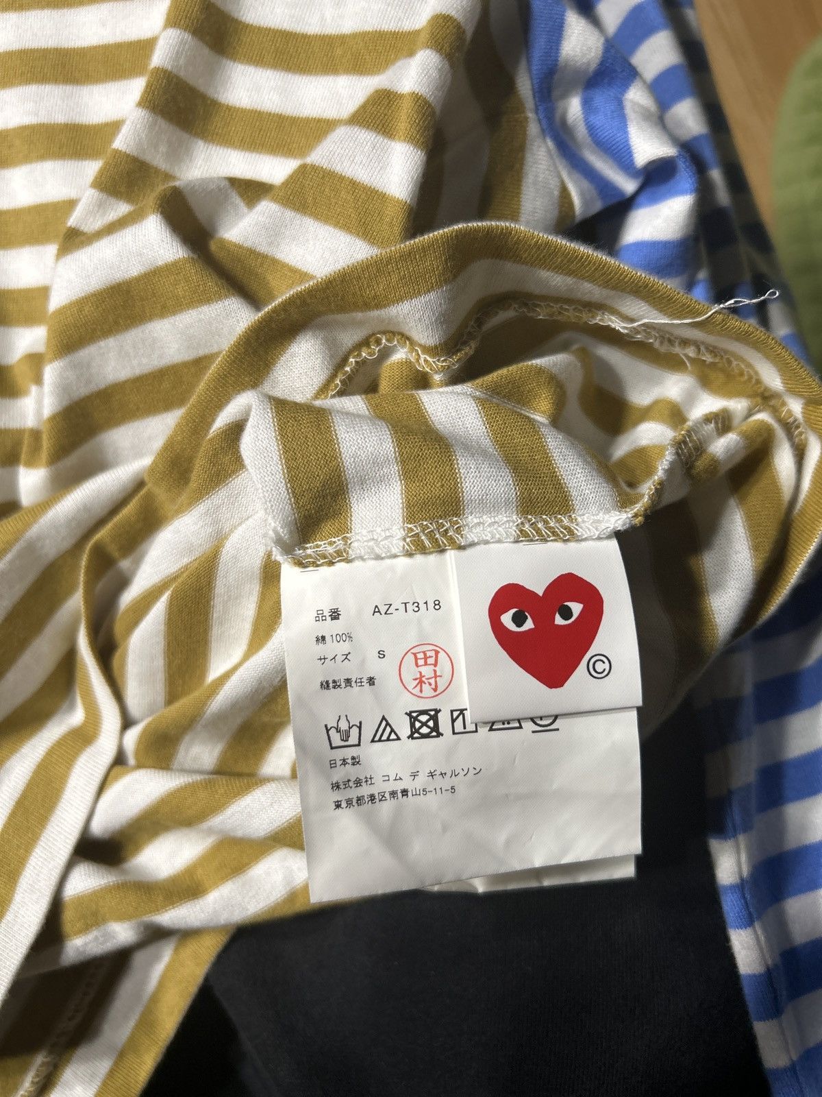 Comme des Garcons Comme Des Garcons Play Gold Size US S / EU 44-46 / 1 - 4 Thumbnail