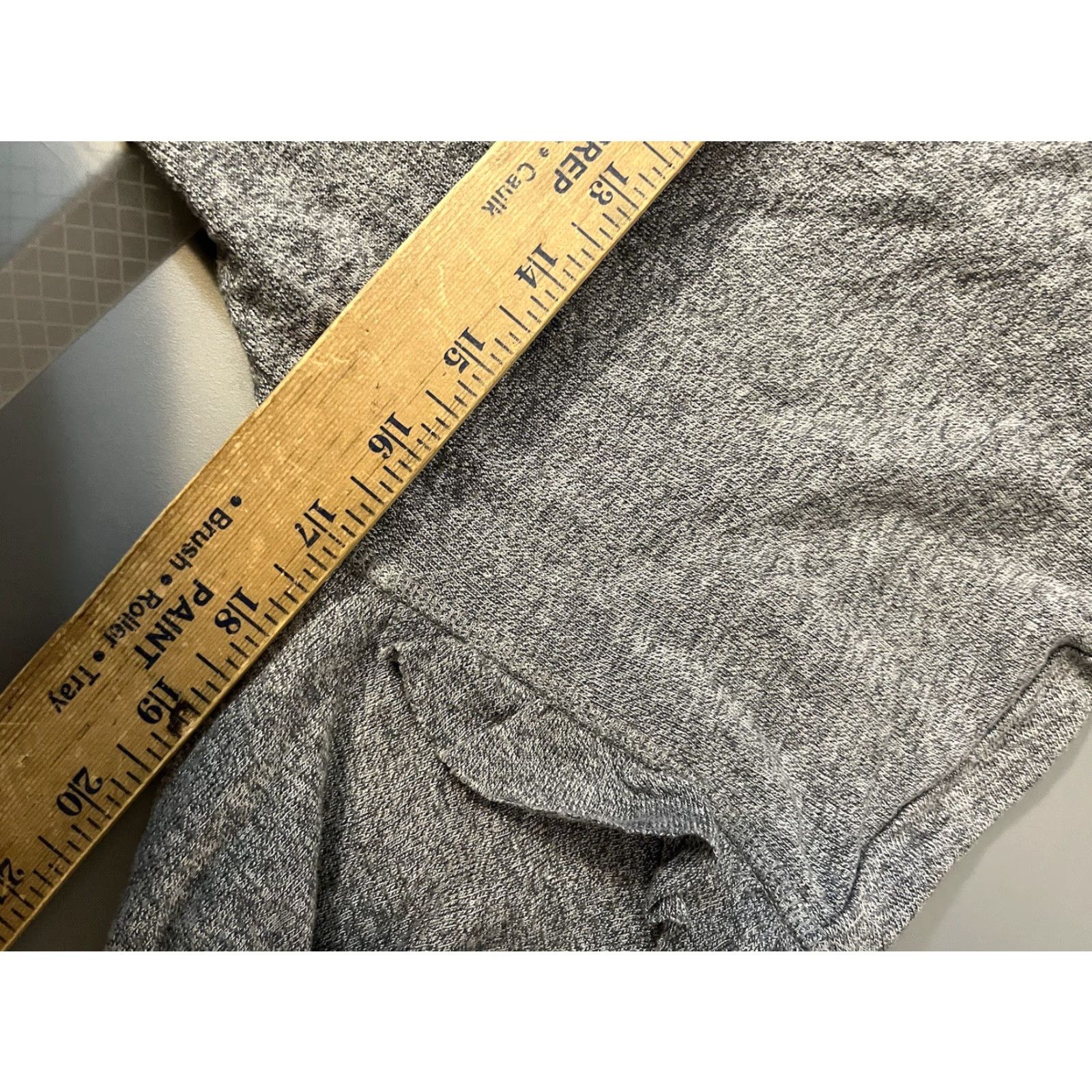 Vintage Tahari Gray Long Sleeve Ruffled Tight Knit Pullover Sweater Size S Size S / US 4 / IT 40 - 5 Thumbnail