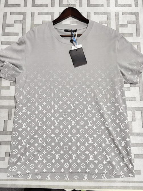 Louis Vuitton Louis Vuitton crew neck short sleeve Size US XL / EU 56 / 4 - 1 Thumbnail