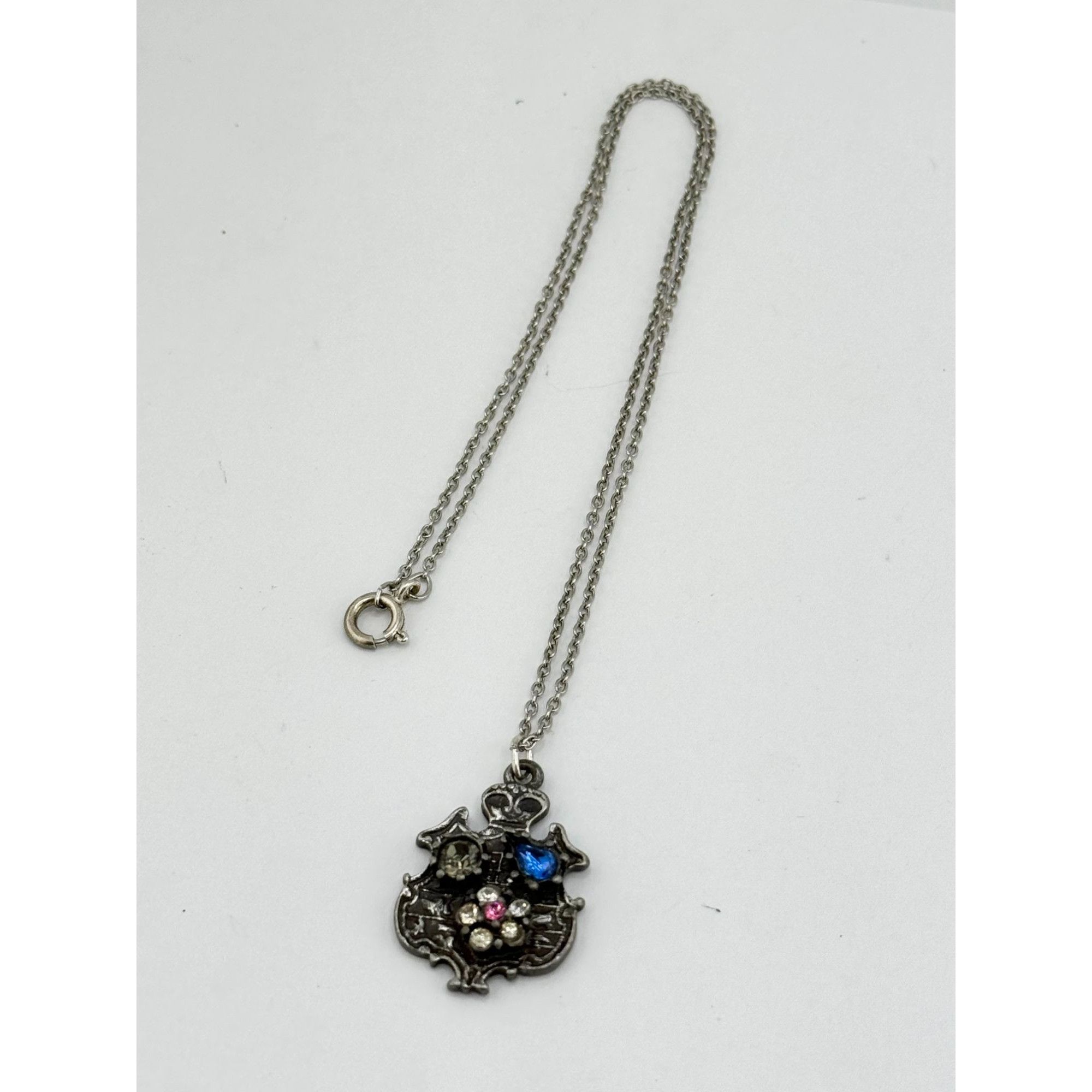 Vintage Vintage rhinestone shield charm necklace Size ONE SIZE - 4 Thumbnail