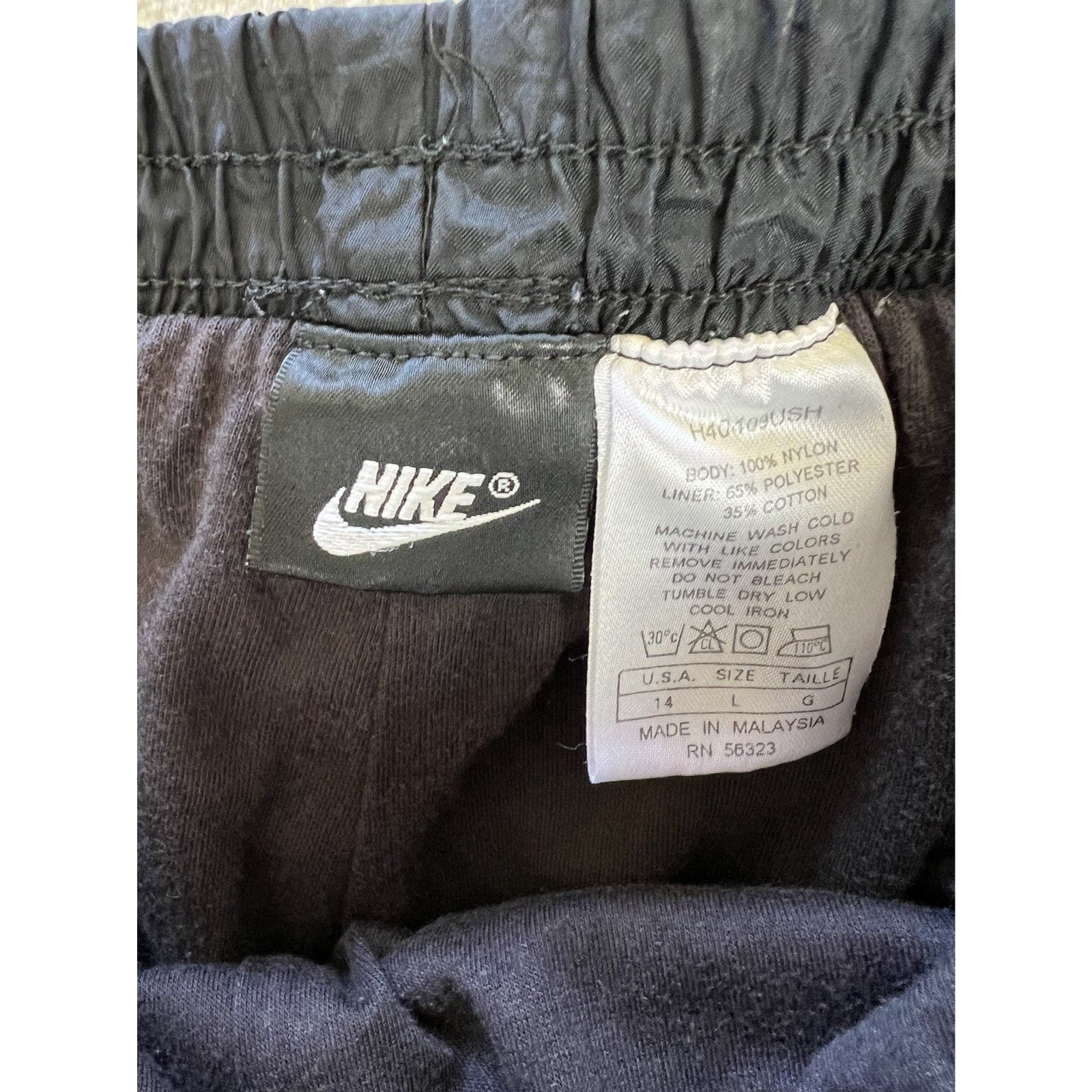 Nike Vintage Nike Track Pants Women’s Size Large Black Ankle Z Size 30" / US 8 / IT 44 - 6 Thumbnail