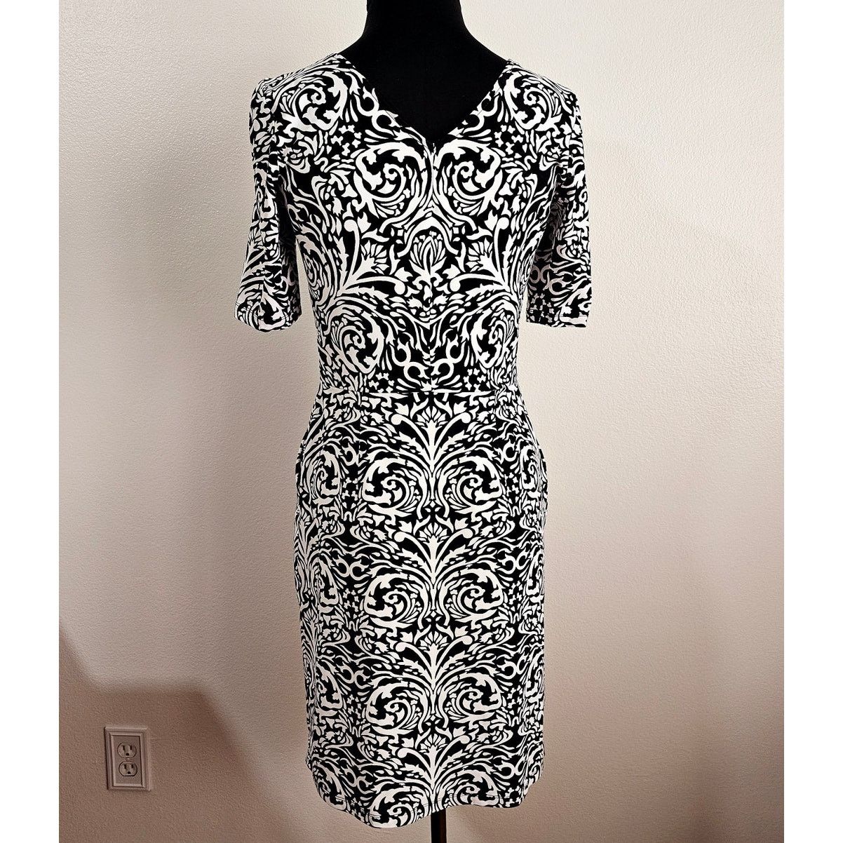 J.McLaughlin J. McLaughlin Catalina Cloth B/W Sheath Stretch Dress XS Size XS / US 0-2 / IT 36-38 - 3 Thumbnail