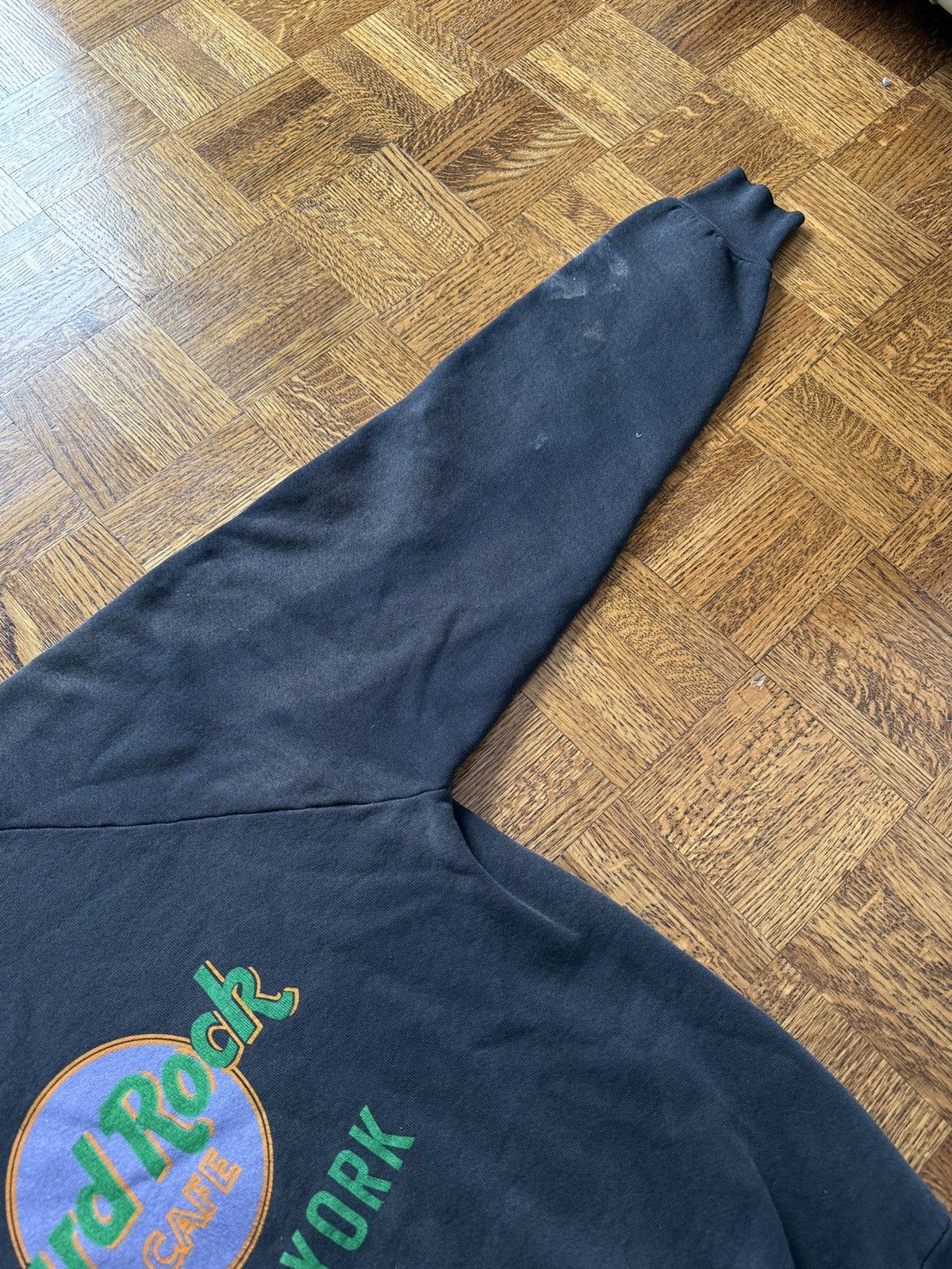 Vintage Vintage 80s Hard Rock Cafe New York Faded Sweatshirt Size US L / EU 52-54 / 3 - 6 Thumbnail