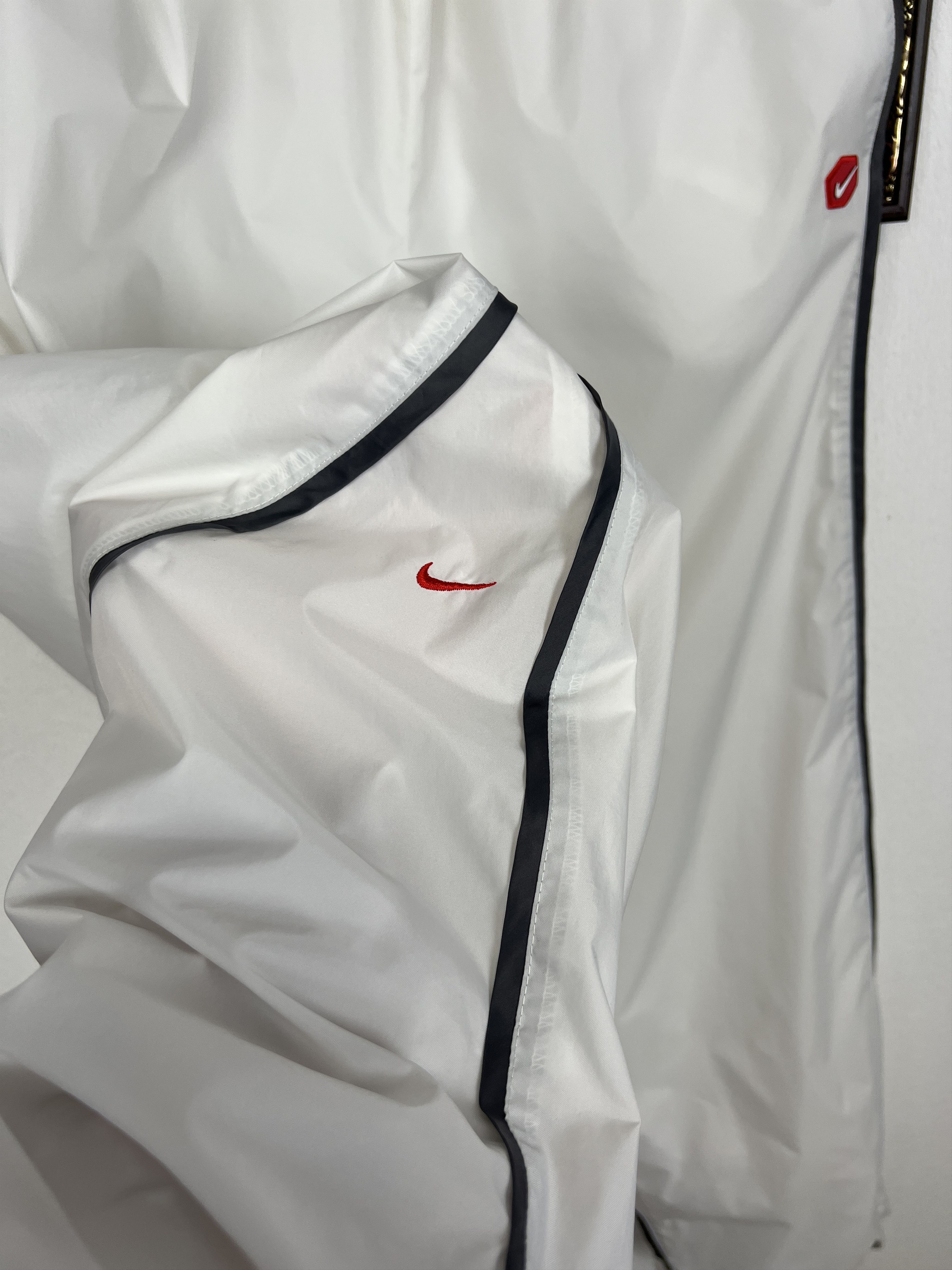 Nike Vintage Nike White Nylon Track Pants Swoosh Sweatpants Size US 36 / EU 52 - 5 Thumbnail