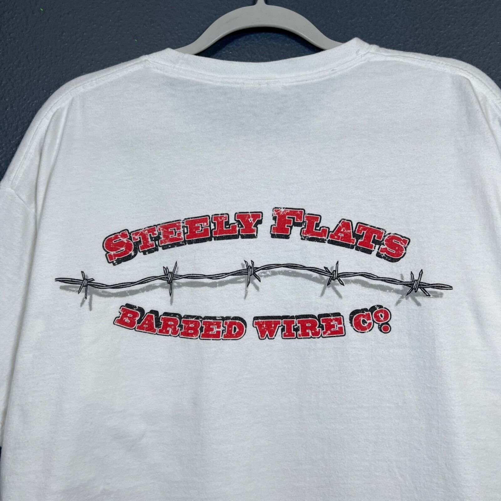 Hanes Hanes XL White t-shirt STEELY FLATS BARDER WIRE C? Vintage Size US XL / EU 56 / 4 - 2 Thumbnail