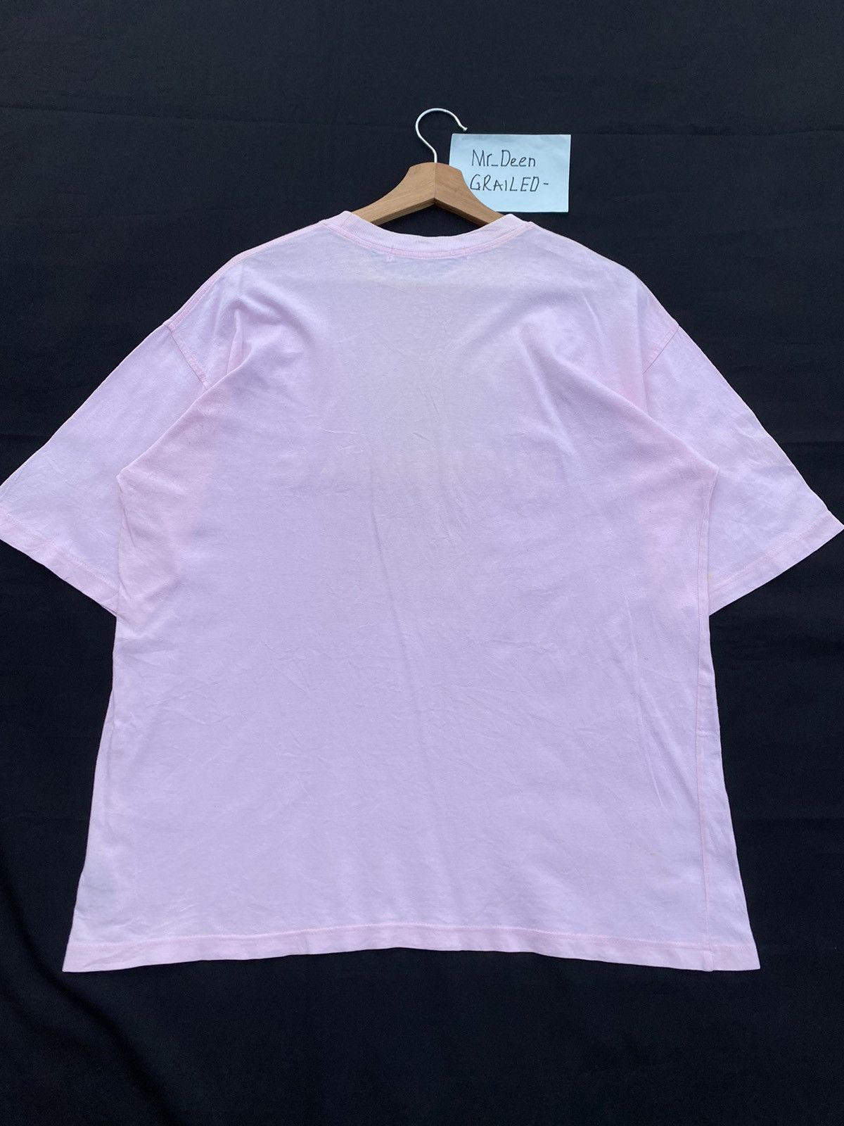 Vintage Rare Vintage 90s Burberry Embossed Tshirt Size US L / EU 52-54 / 3 - 16 Thumbnail