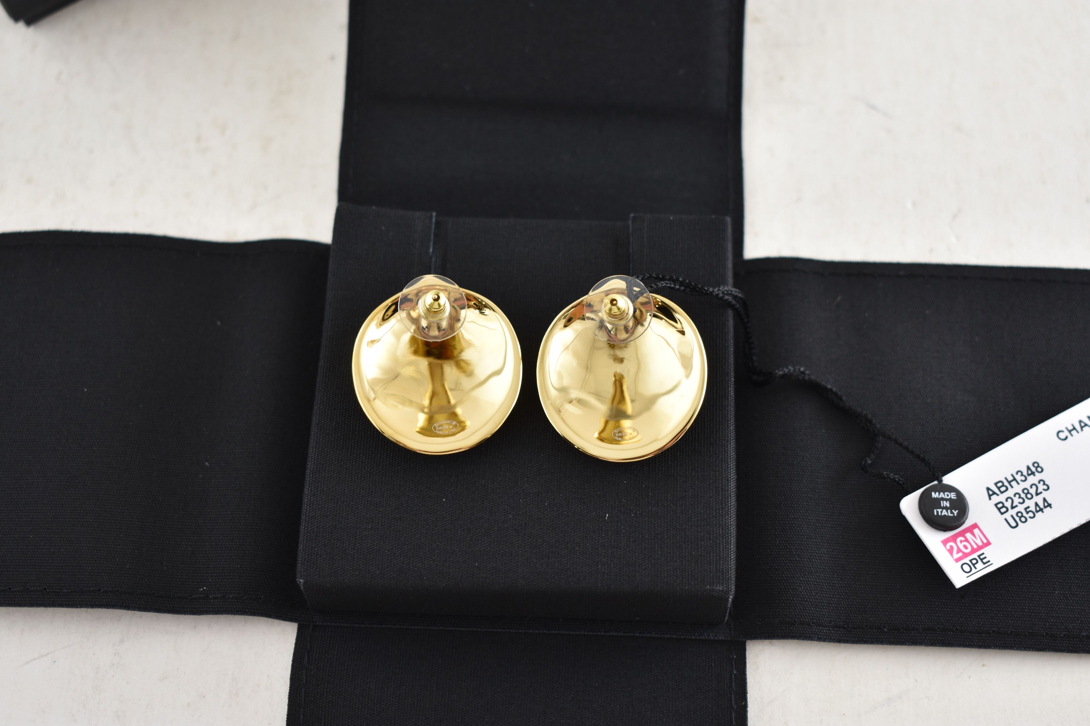 Chanel 26M Coco Beach Gold Shell Seashell CC Logo Dangle Earrings Size ONE SIZE - 17 Thumbnail