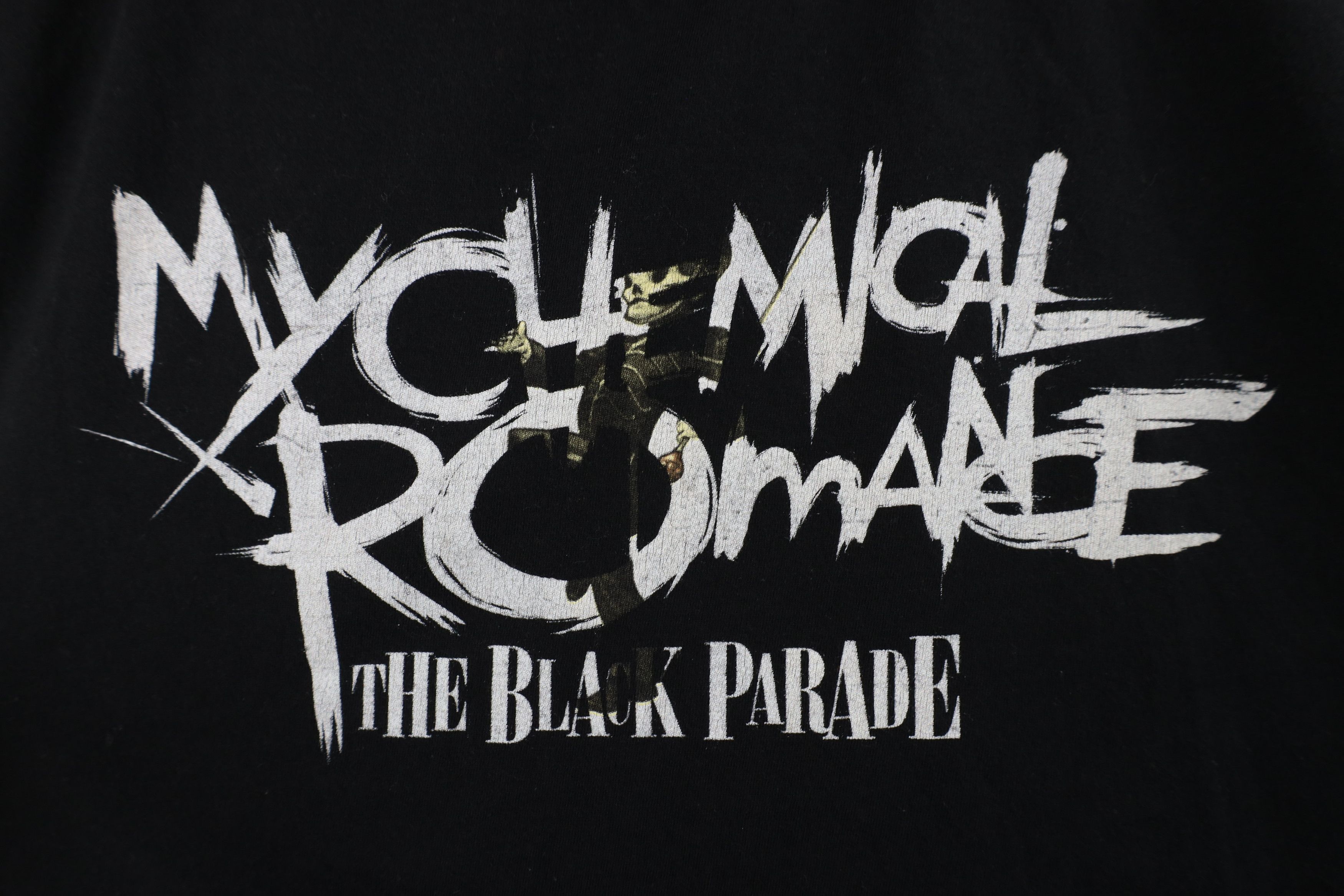 Vintage Vintage Y2K Black Parade My Chemical Romance Band T-Shirt Size US L / EU 52-54 / 3 - 4 Thumbnail