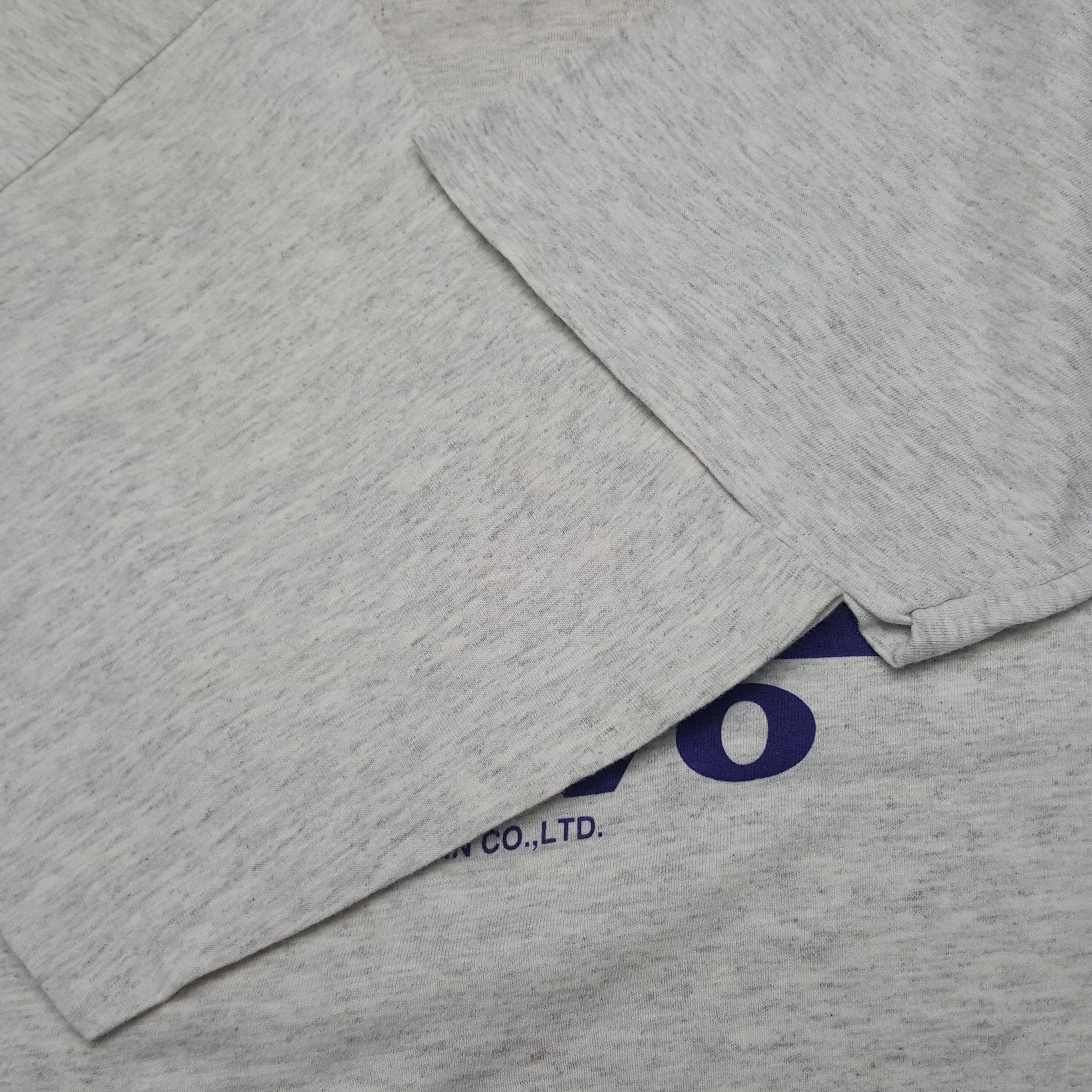Vintage Vintage Volvo Classic Car Sportwear Tshirt Size US M / EU 48-50 / 2 - 6 Thumbnail