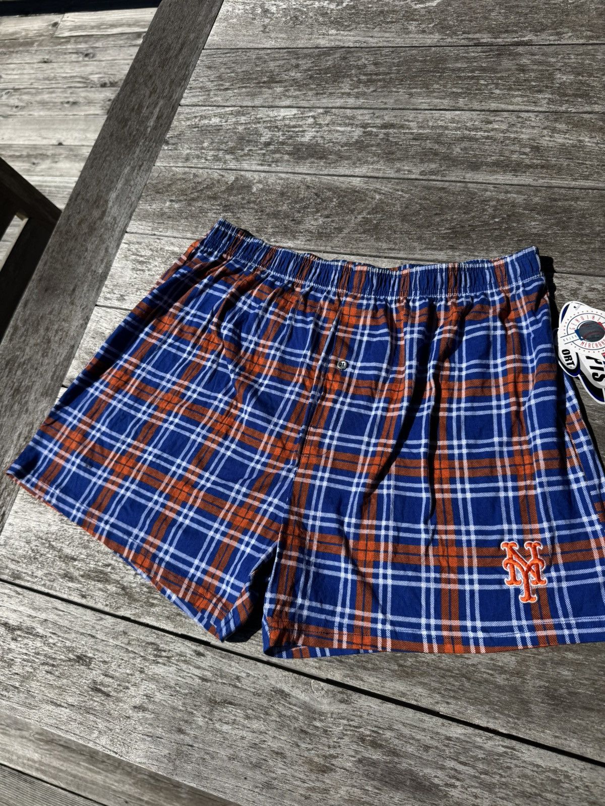 MLB NY METS SHORTS SOFT AND COMFORTABLE OFFICIAL MERCHANDISE Size US 35 - 1 Thumbnail