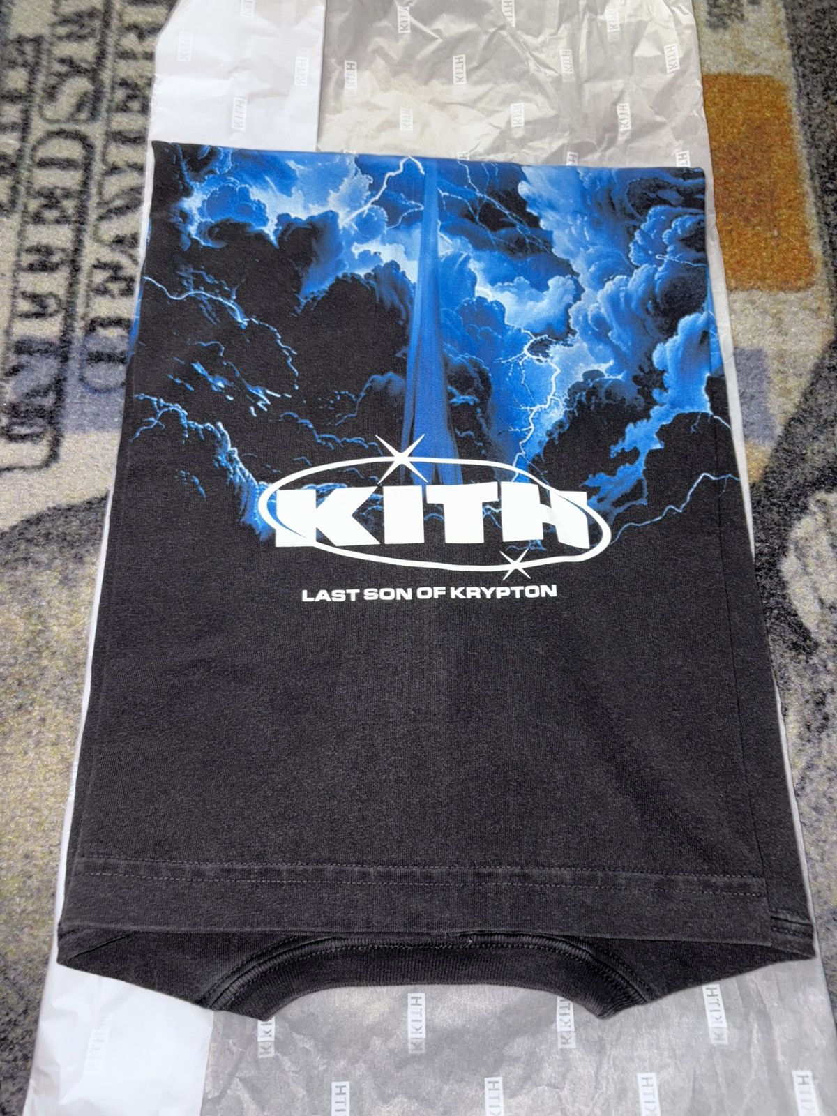 DC Comics × Kith × Ronnie Fieg Kith x Superman 2025 Movie Light ing Vintage Tee Size US XXL / EU 58 / 5 - 2 Thumbnail