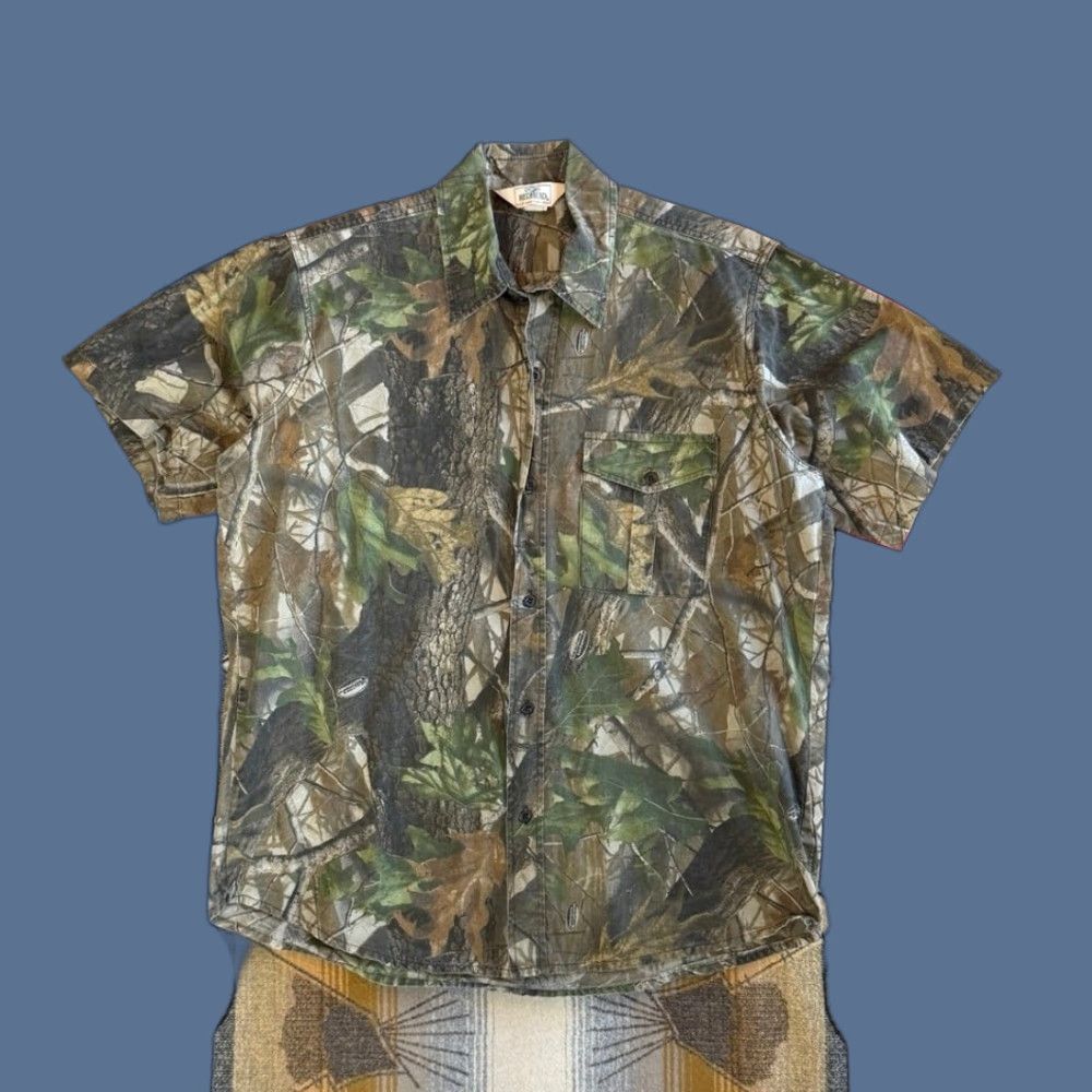 Realtree VINTAGE Redhead Button Up Shirt Camouflage Camo Size XL Mens Short Sleeve Collared 90s Travel Hunting Nature Brown Camouflage Pattern Size US XL / EU 56 / 4 - 1 Thumbnail