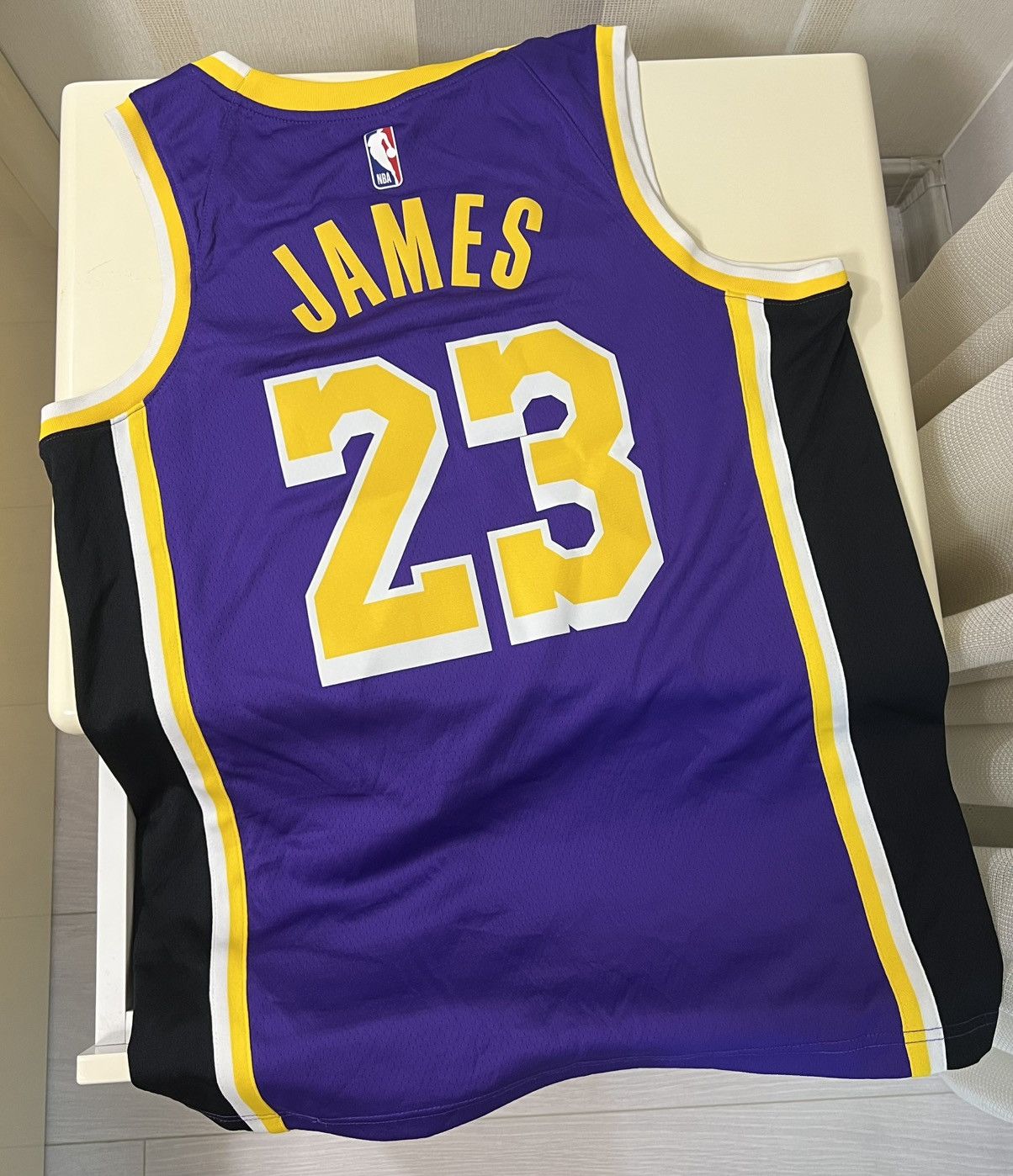 NBA × Nike Nike Los Angeles Lakers LeBron James Statement Jersey Size US M / EU 48-50 / 2 - 4 Thumbnail