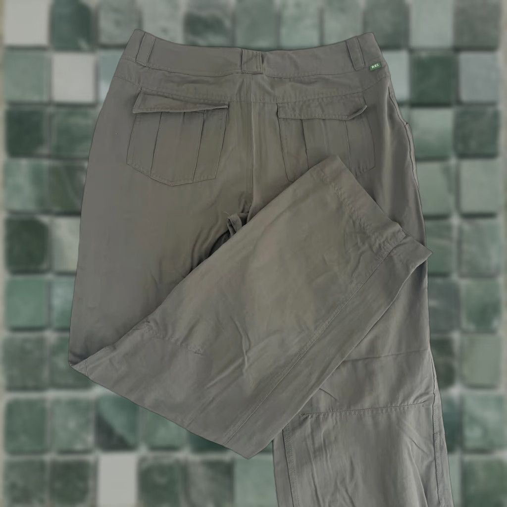 Vintage VINTAGE REI Escalante Hiking Pants Women 10 Green Nylon UPF 50 Ankle Zip Hike Outdoors Size 32" / US 10 / IT 46 - 1 Thumbnail
