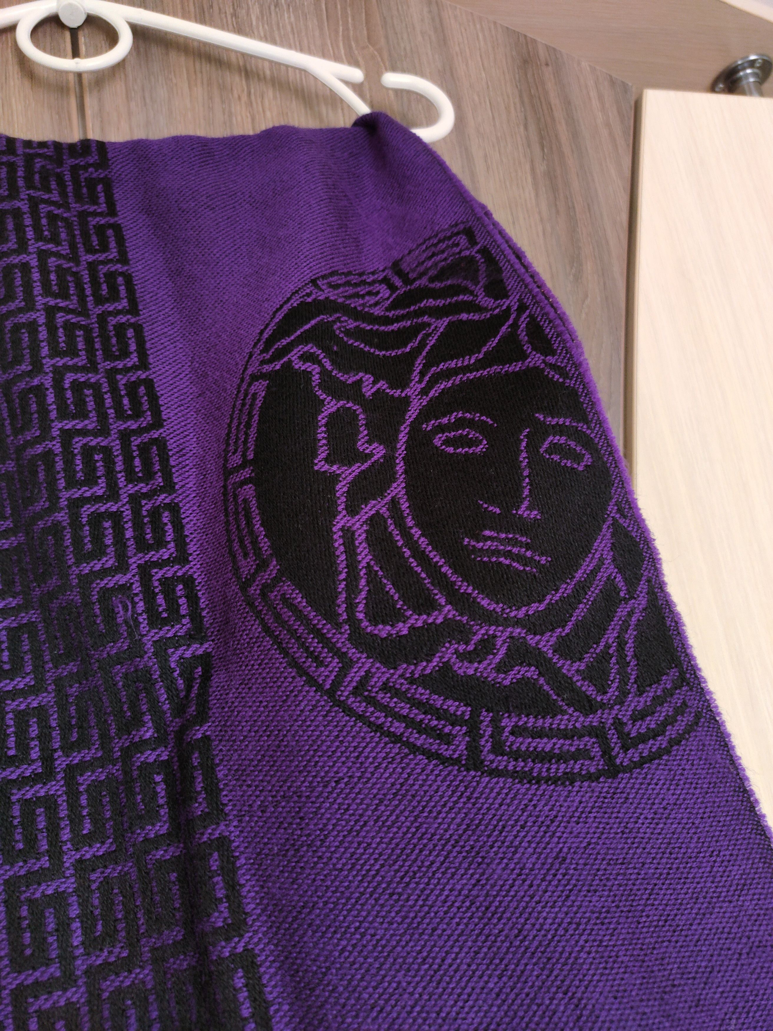 Versace Versace Medusa Embroidered Vintage Scarf Versace Shawl Size ONE SIZE - 3 Thumbnail