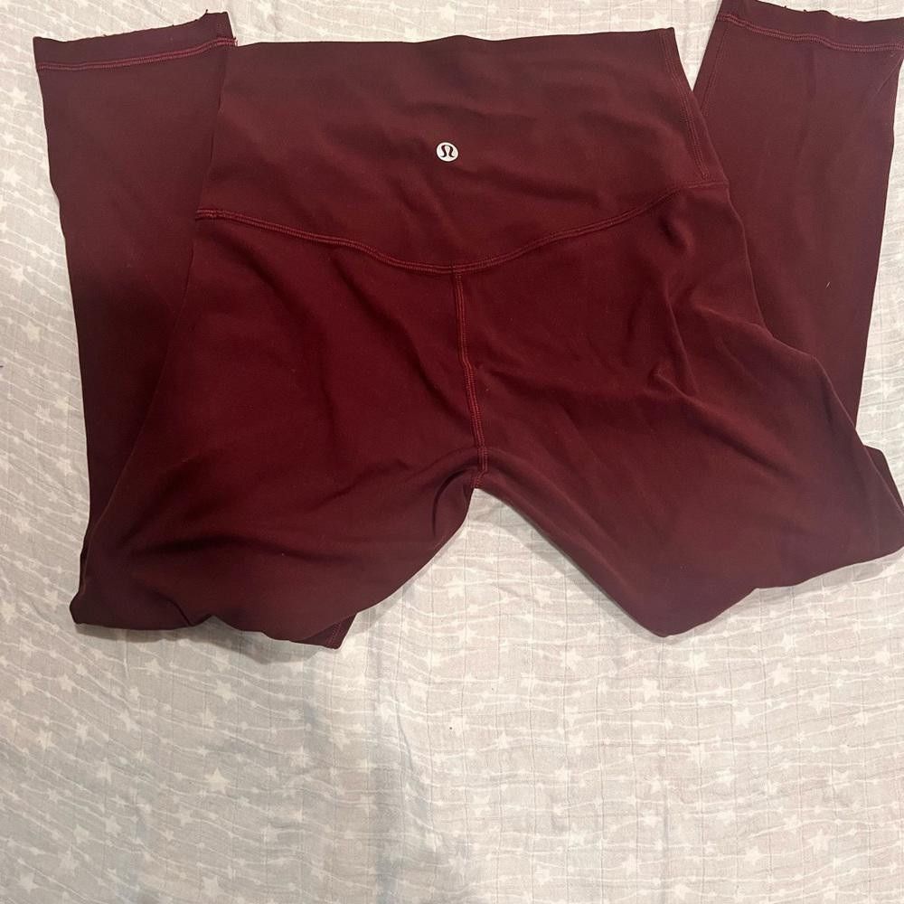 Lululemon Size 4 Lululemon Cropped Aligns Size 27" / US 4 / IT 40 - 1 Thumbnail