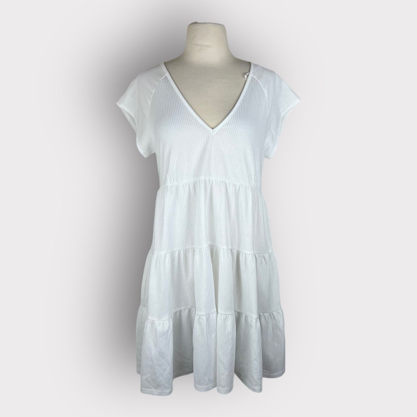 Nordstrom Elodie | White Ribbed Tiered Mini Dress | Size Large Size L / US 10 / IT 46 - 2 Thumbnail