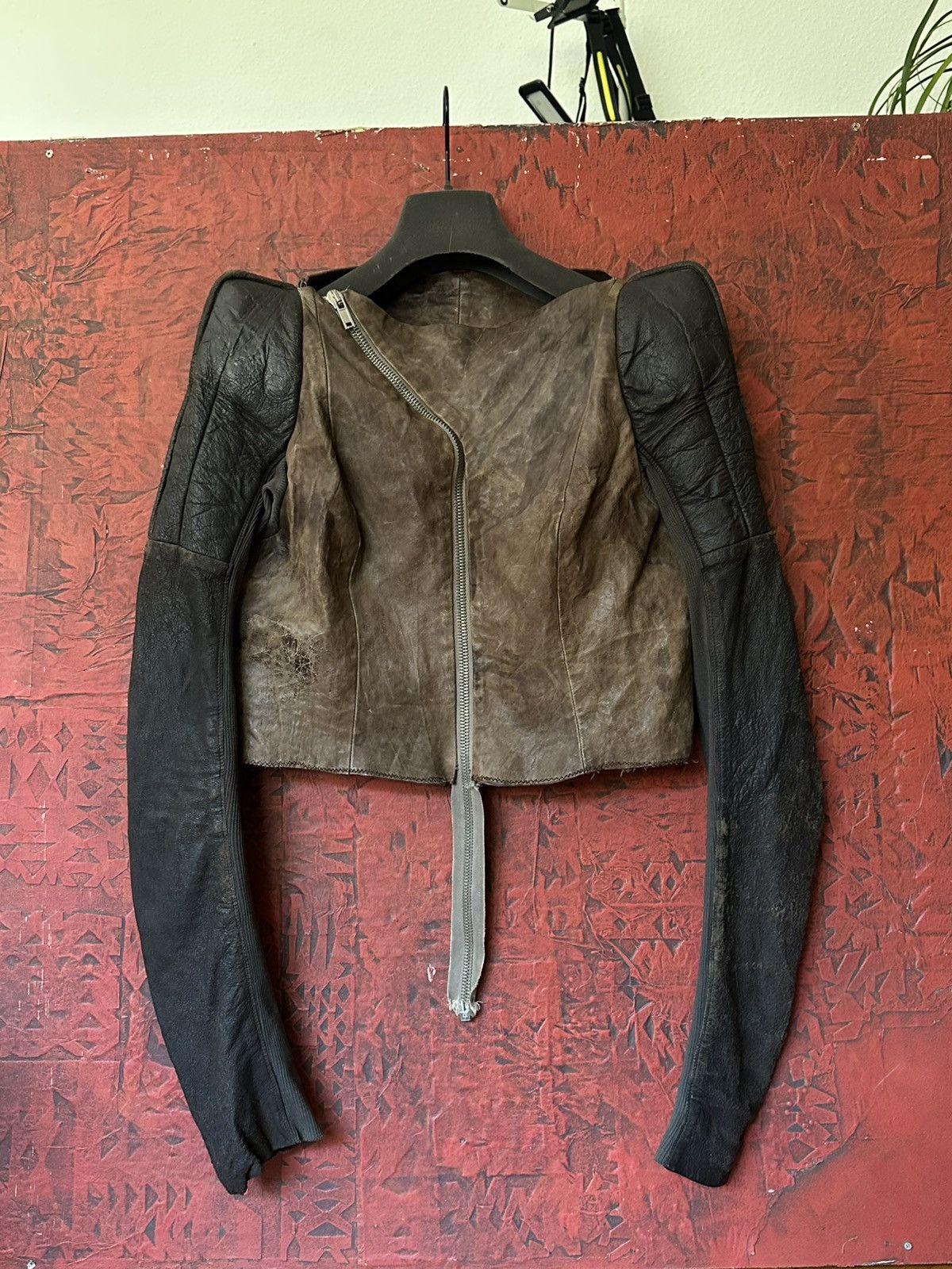 Rick Owens Rick owens archive | cropped horned shoulders leather jacket Size L / US 10 / IT 46 - 1 Thumbnail