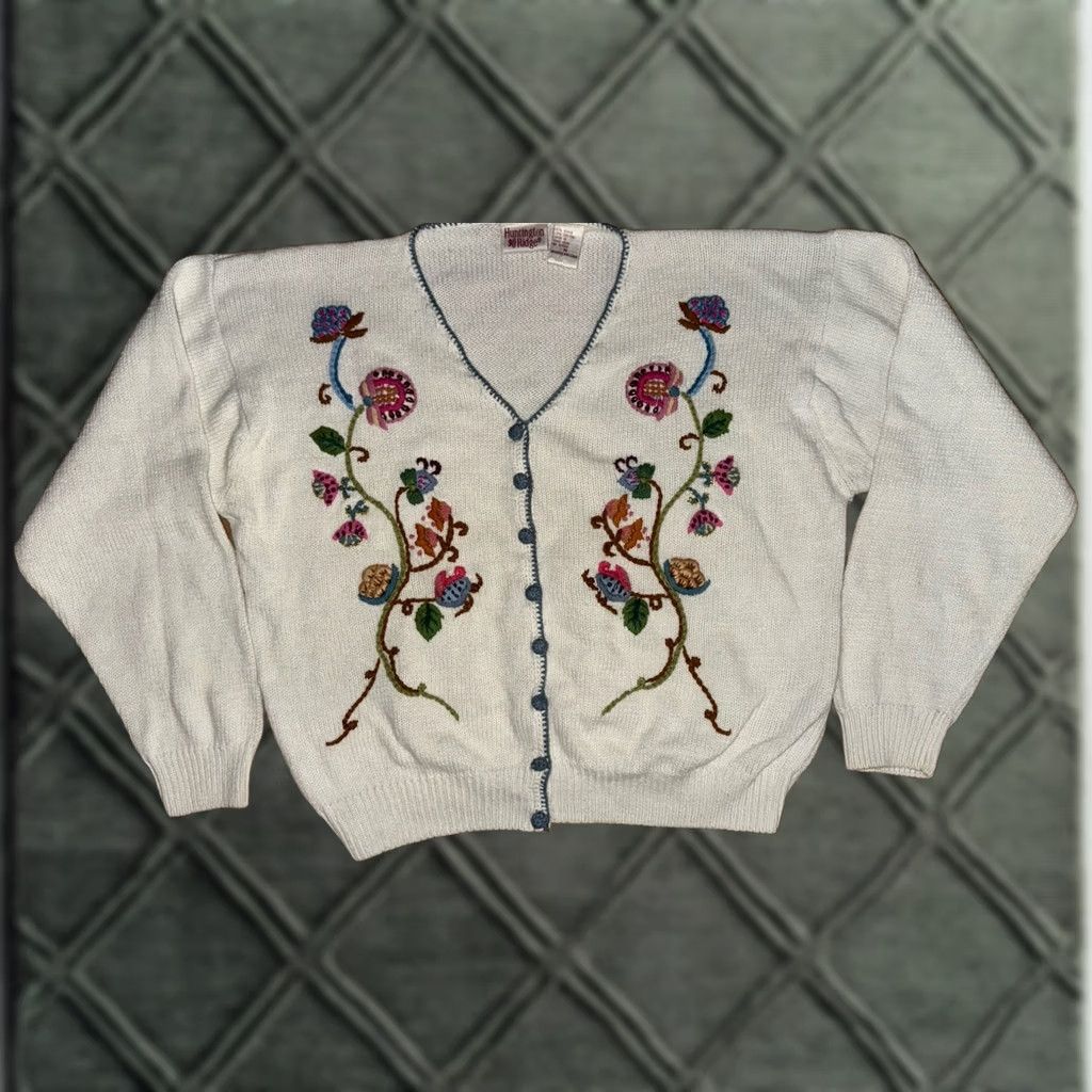 Vintage VINTAGE Huntington Ridge Women’s Cardigan Medium White Embroidered Floral 80s Size M / US 6-8 / IT 42-44 - 1 Thumbnail