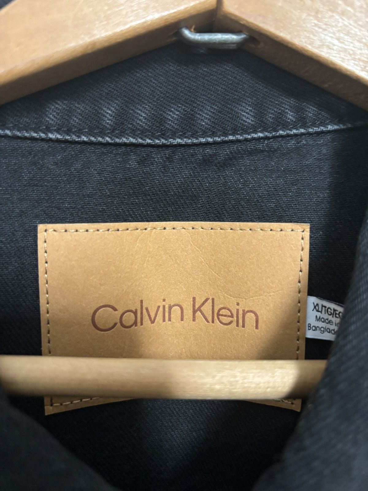 Calvin Klein CALVIN KLEIN WASHED DENIM TRUCKER JACKET Size US XL / EU 56 / 4 - 2 Thumbnail