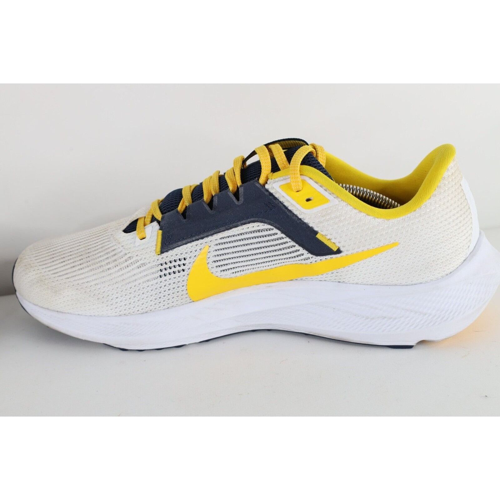 Nike Nike Team Issued University of Michigan Pegasus Shoes Size US 12 / EU 45 - 7 Thumbnail