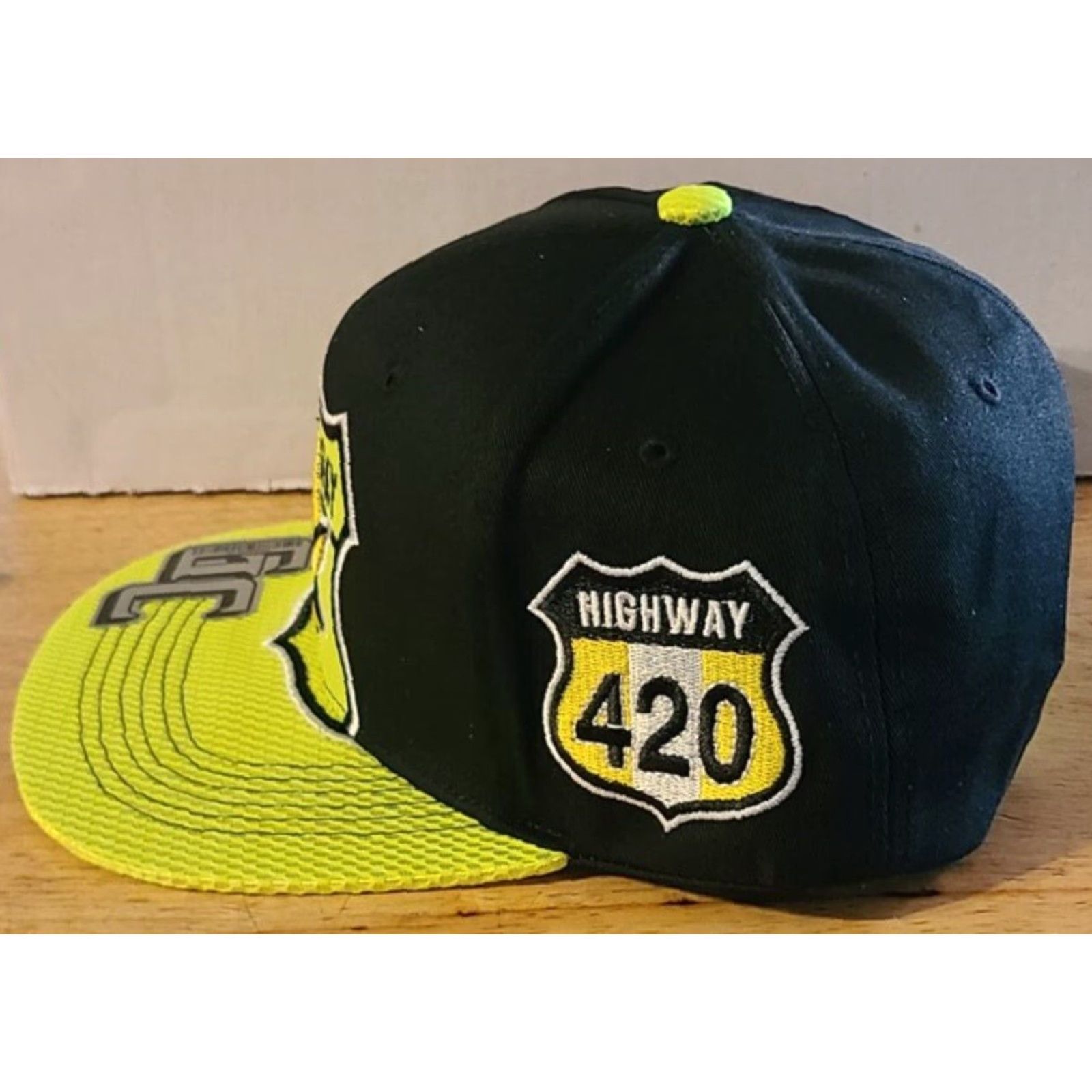 Vintage VINTAGE Marijuana Leaf Cannabis Baseball Cap Snapback Adjustable Men Black Yellow 420 Weed Hat Size ONE SIZE - 2 Thumbnail