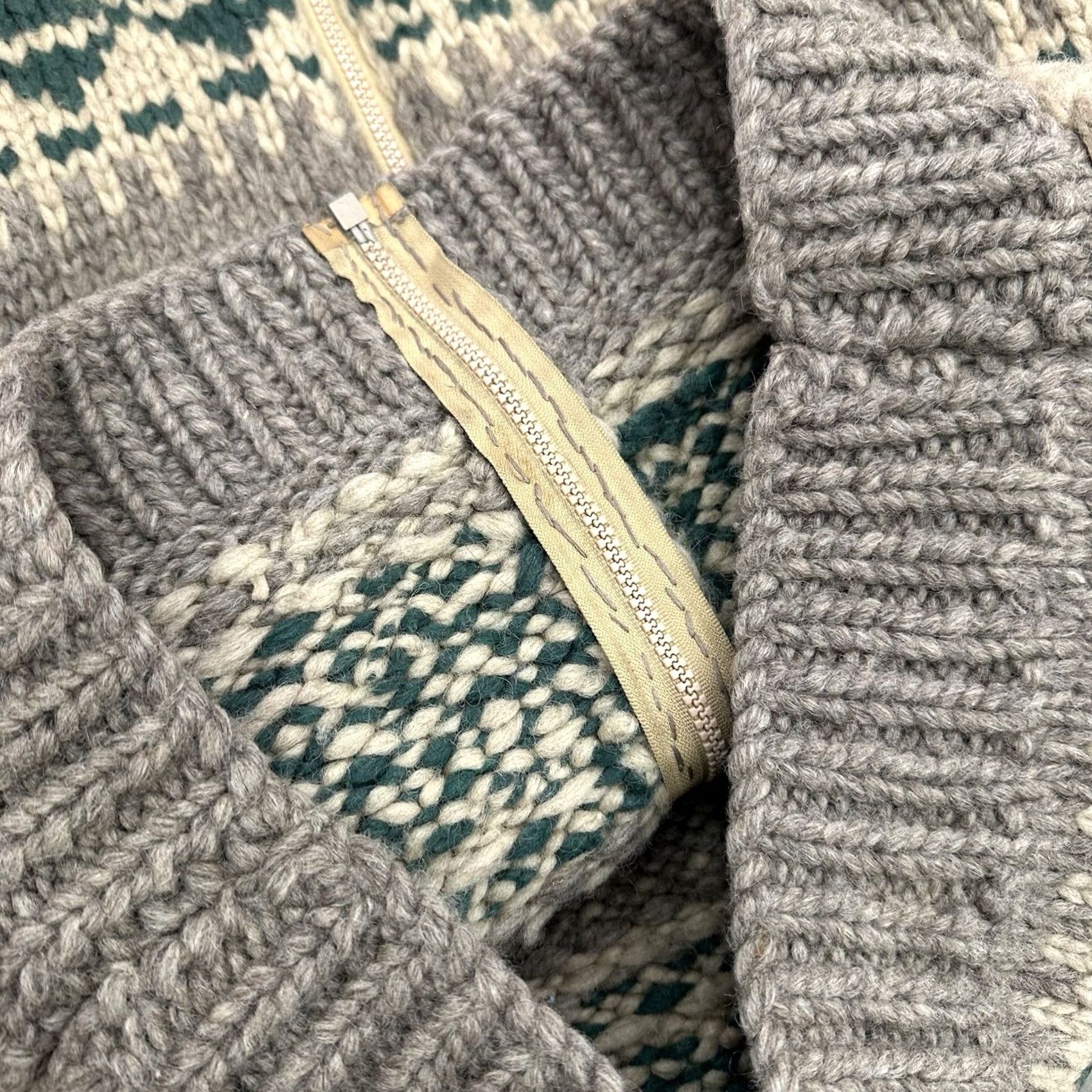 Vintage VINTAGE Green Gray Hand Knit Cowichan Zip Thick Knit Sweater M/L Men Size US M / EU 48-50 / 2 - 4 Thumbnail