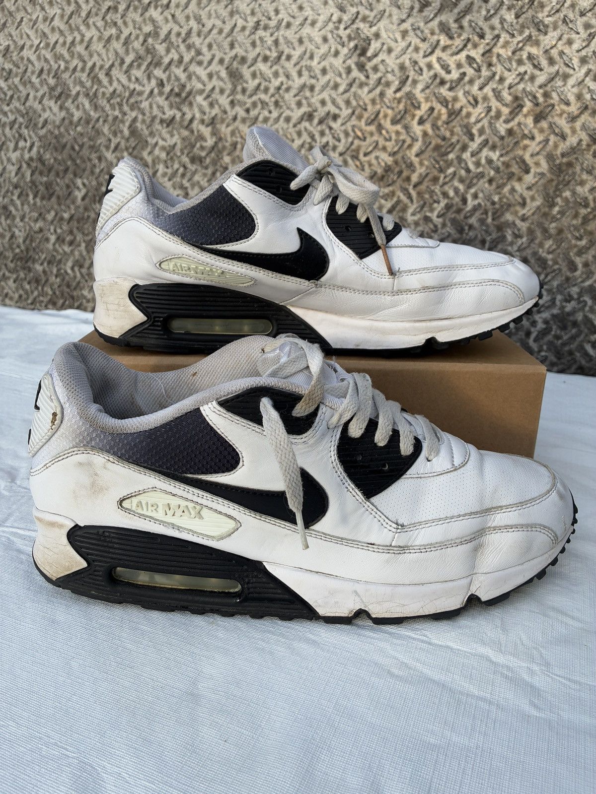 Nike NIKE AIR MAX 90 MENS 325018 101 SIZE 13 Size US 13 / EU 46 - 1 Thumbnail
