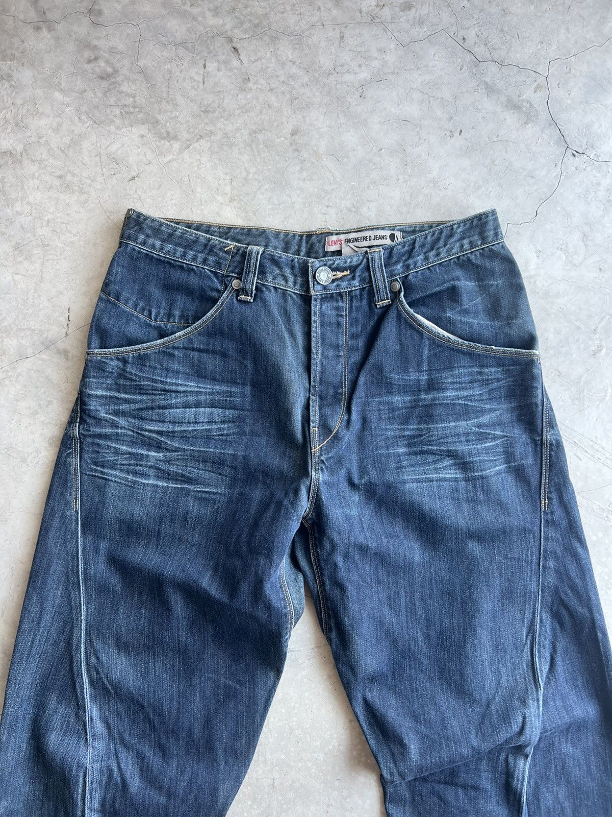 Levi's Levis Engineered Jeans Cinch Back Actual 32.5x32 | Grailed