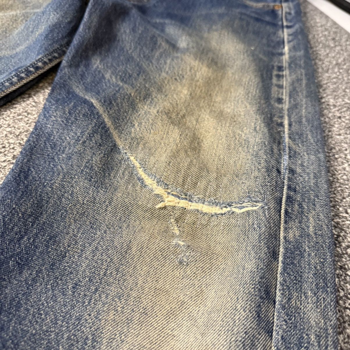Levi's Vintage Clothing 90s Levis 501 Distressed Aging Mud Denim W31 Made in USA Size US 31 - 7 Thumbnail