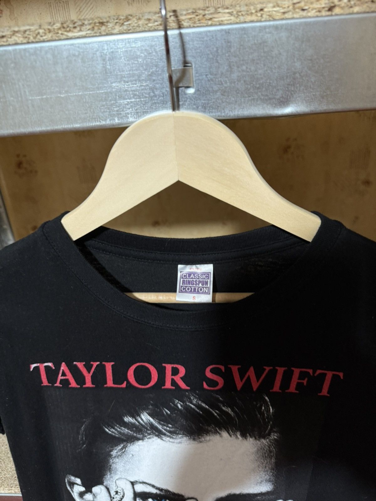 Band Tees × Rap Tees Vintage Taylor Swift Reputation Stadium UK Tour 2018 T-Shirt Size US S / EU 44-46 / 1 - 5 Thumbnail