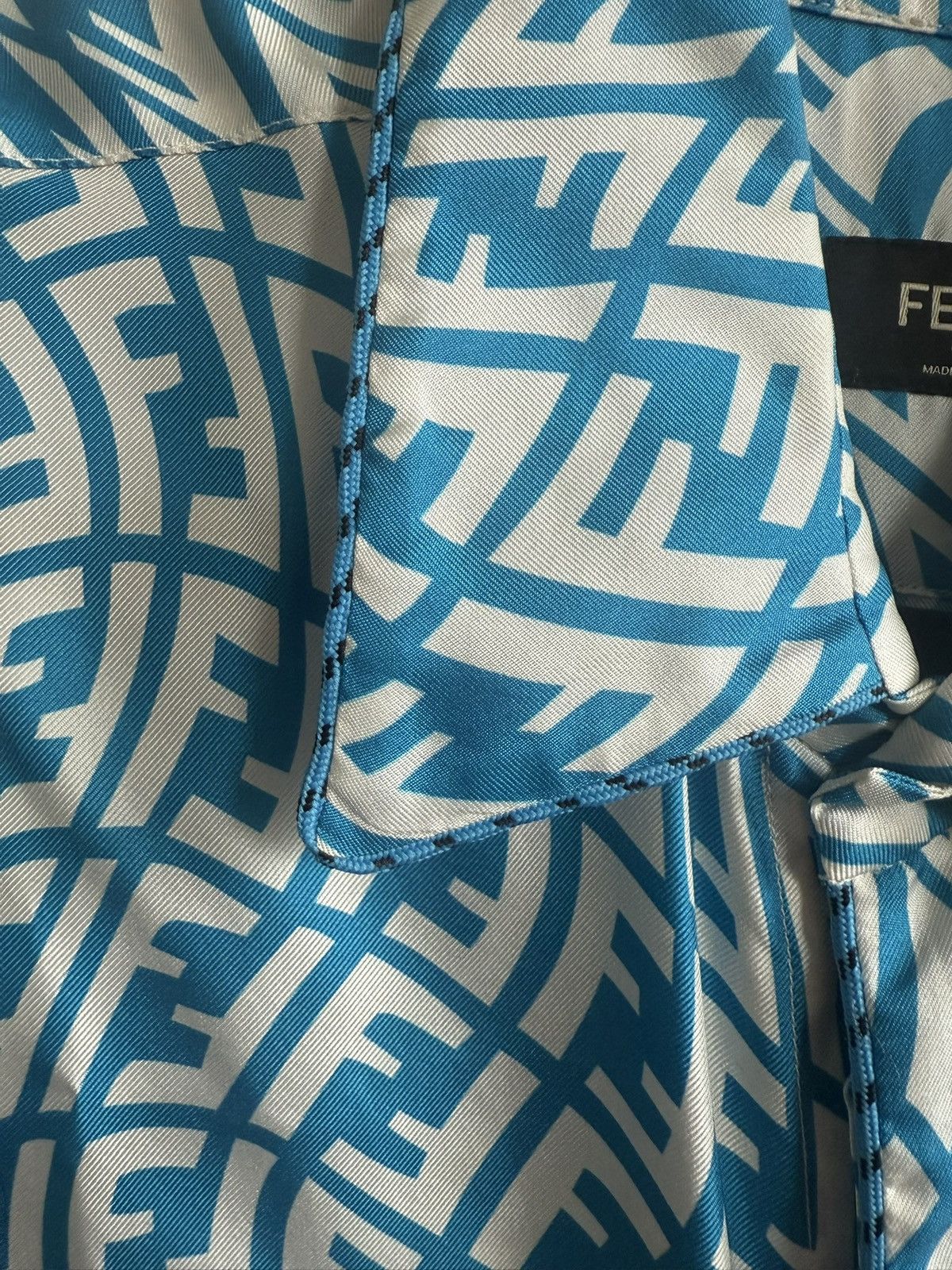 Fendi Fendi FF vertigo blue/white button up silk shirt Size US M / EU 48-50 / 2 - 14 Thumbnail