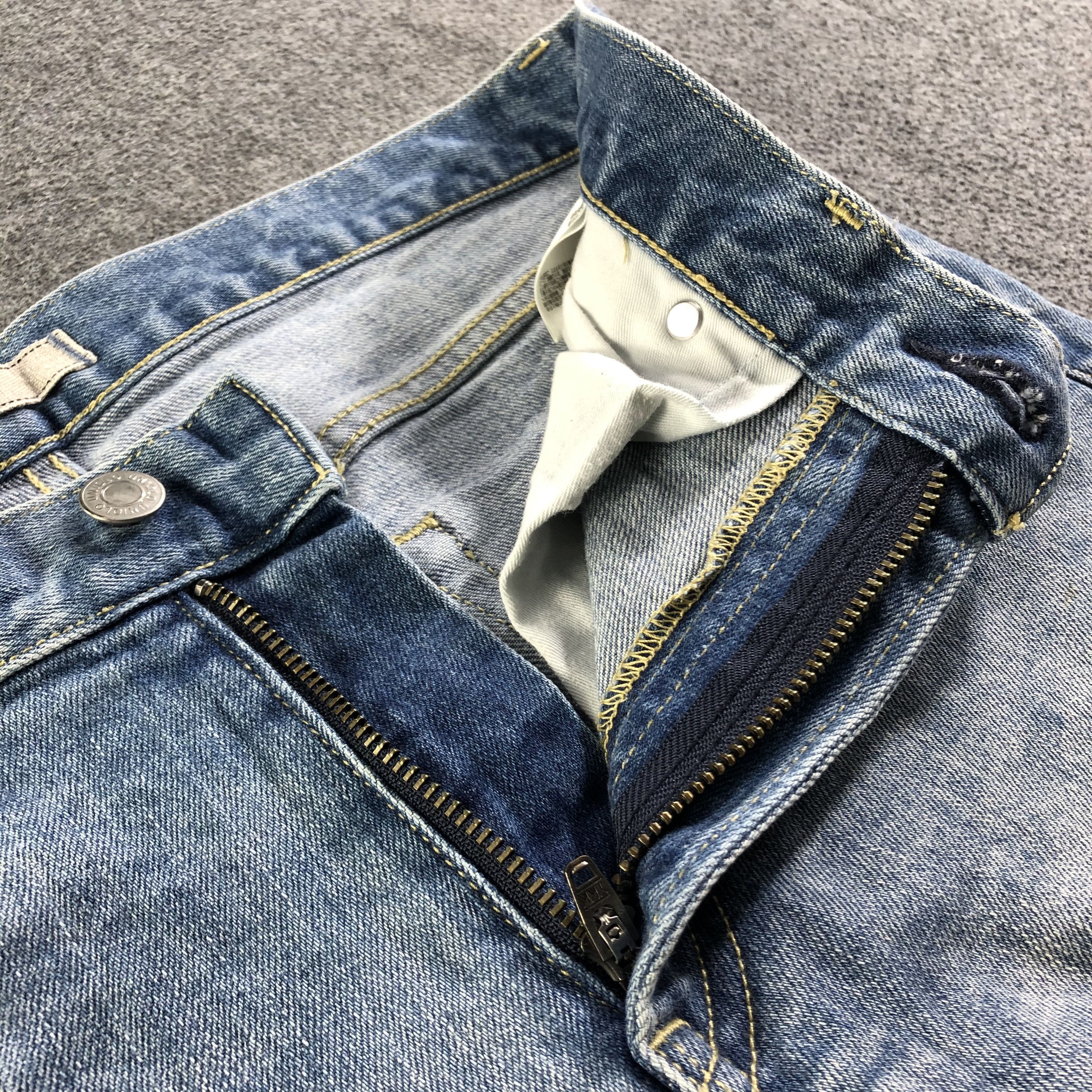 Uniqlo Light Wash Uniqlo Selvedge Jeans-J2967 Size US 32 / EU 48 - 6 Thumbnail