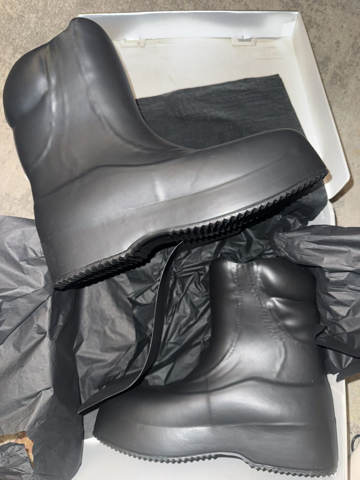 Yeezy SL-03 (2026) Yeezy Boots Size US 10 / EU 43 - 2 Thumbnail